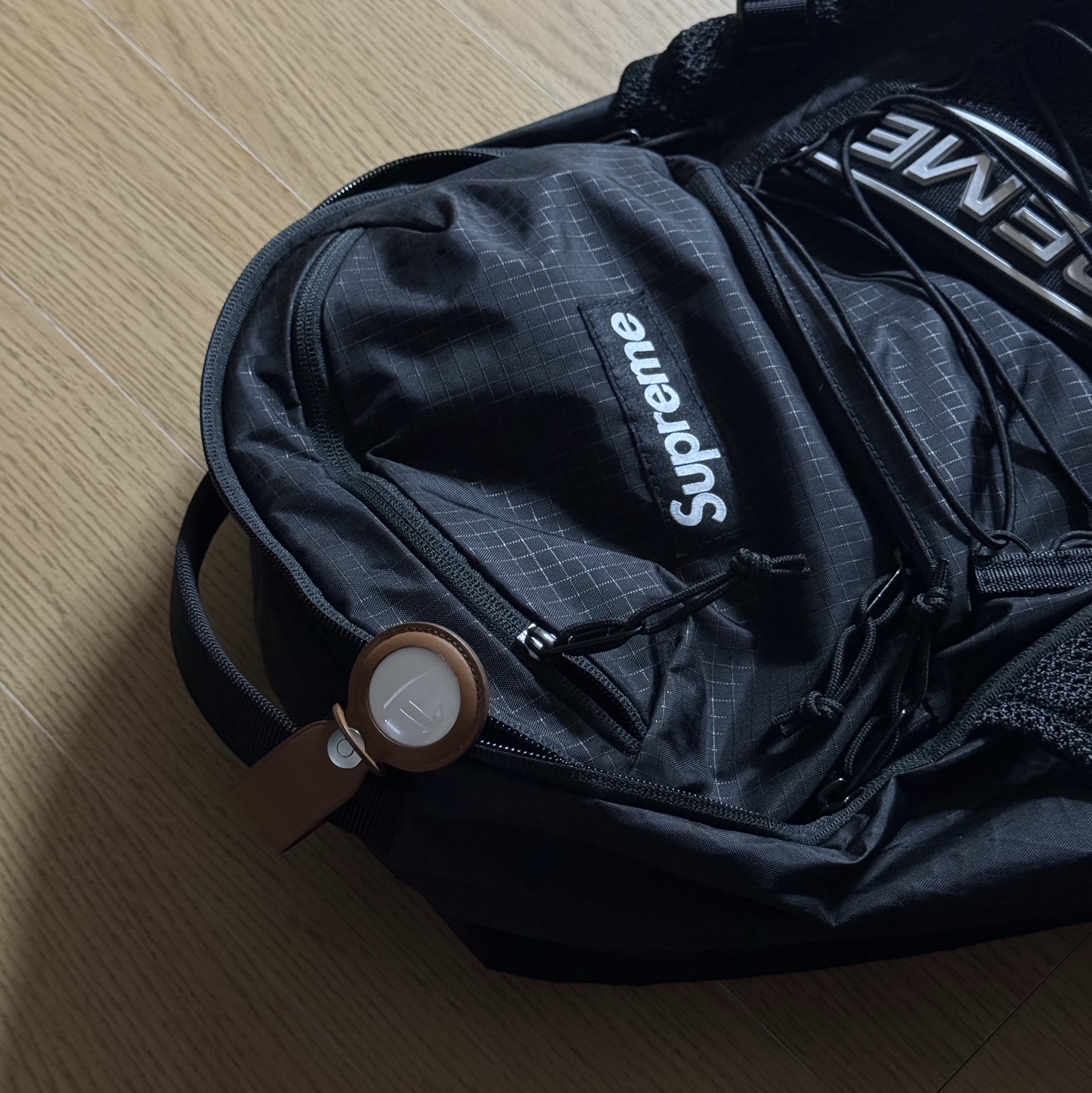 Supreme Backpack Black - 23FW 착용 스타일