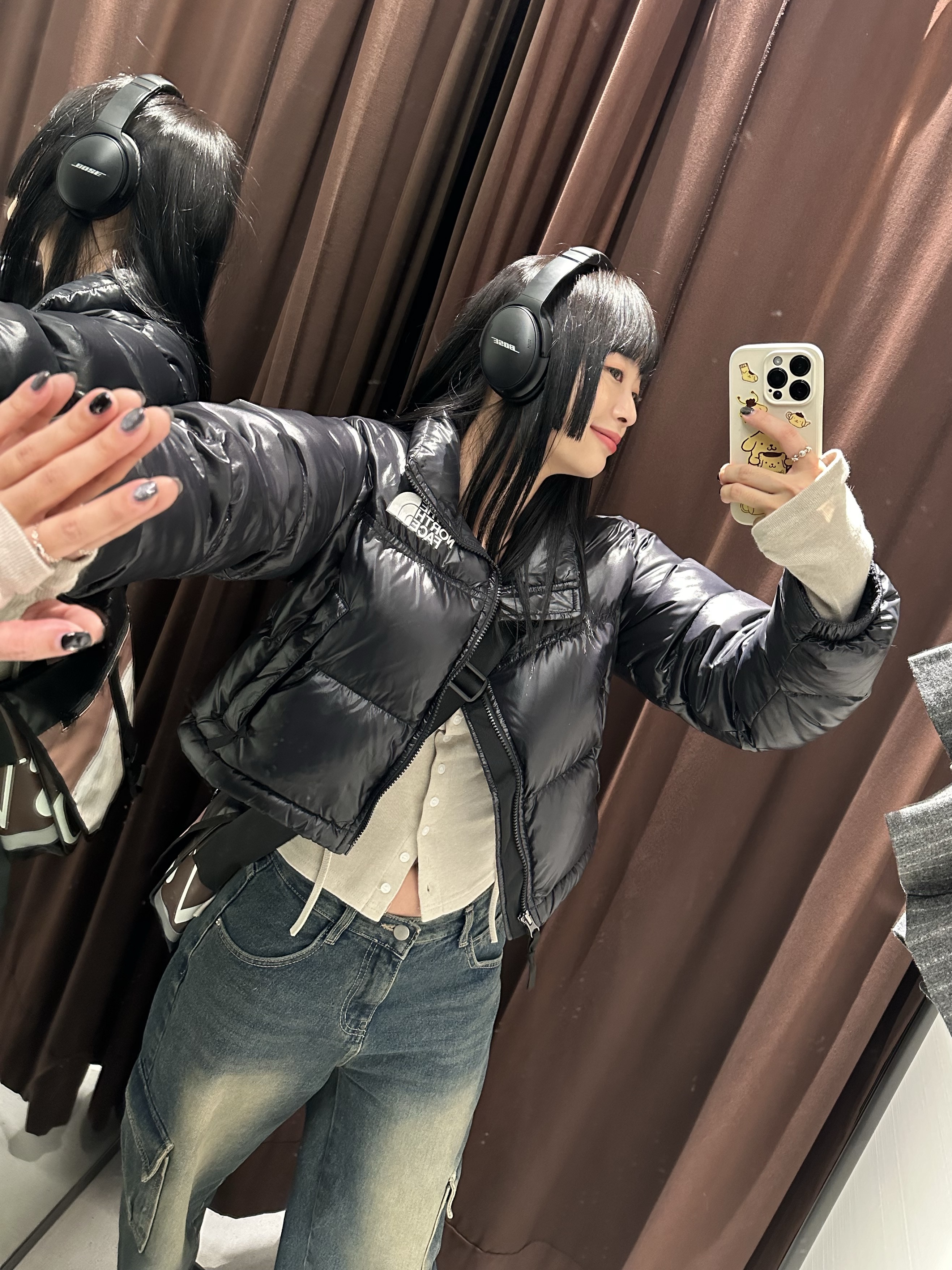 (W) The North Face Nuptse Short Jacket TNF Black, BOSE QC45 Triple Black (Korean Ver.) 착용 스타일 - 5