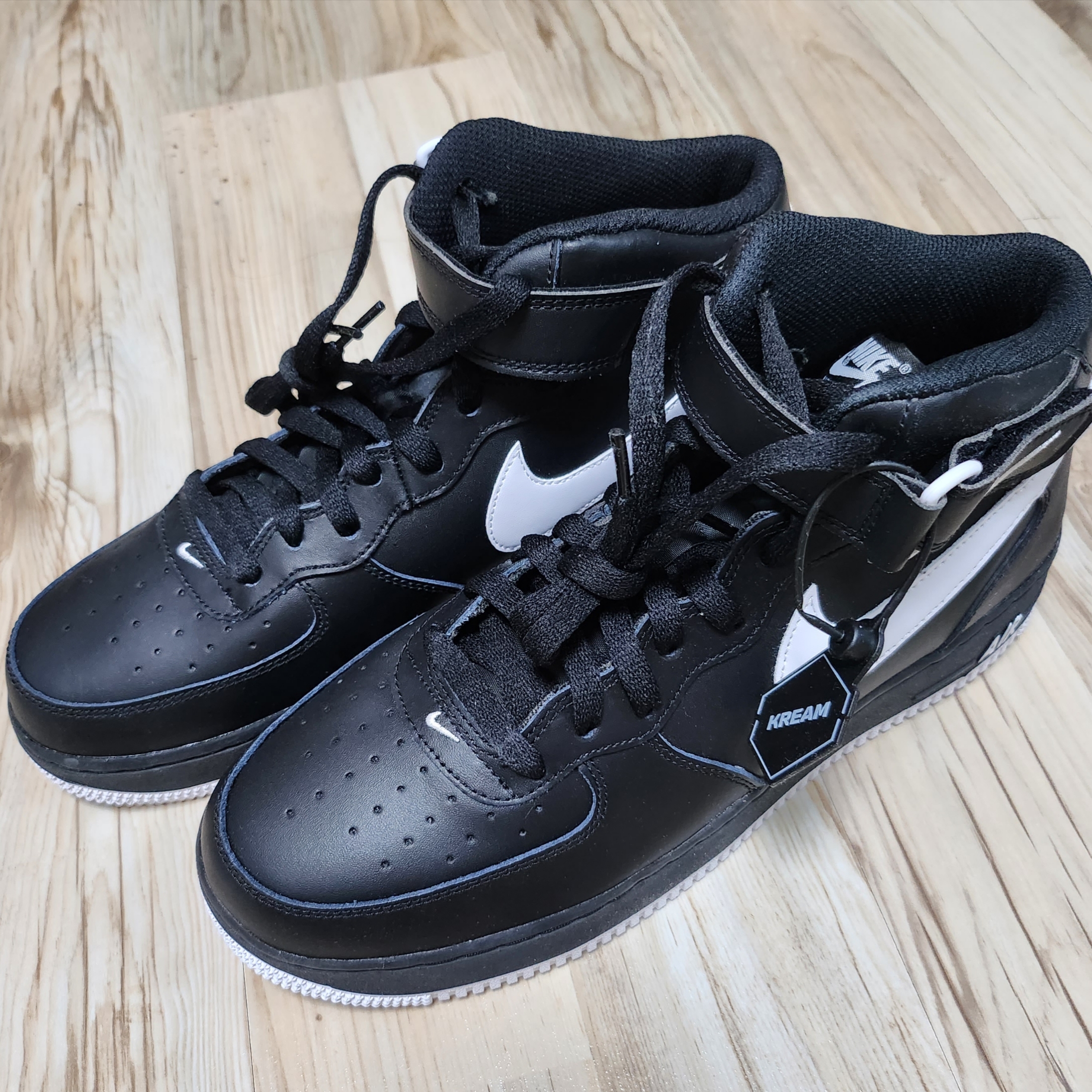 Nike Air Force 1 Mid '07 Black White 착용 스타일 - 2