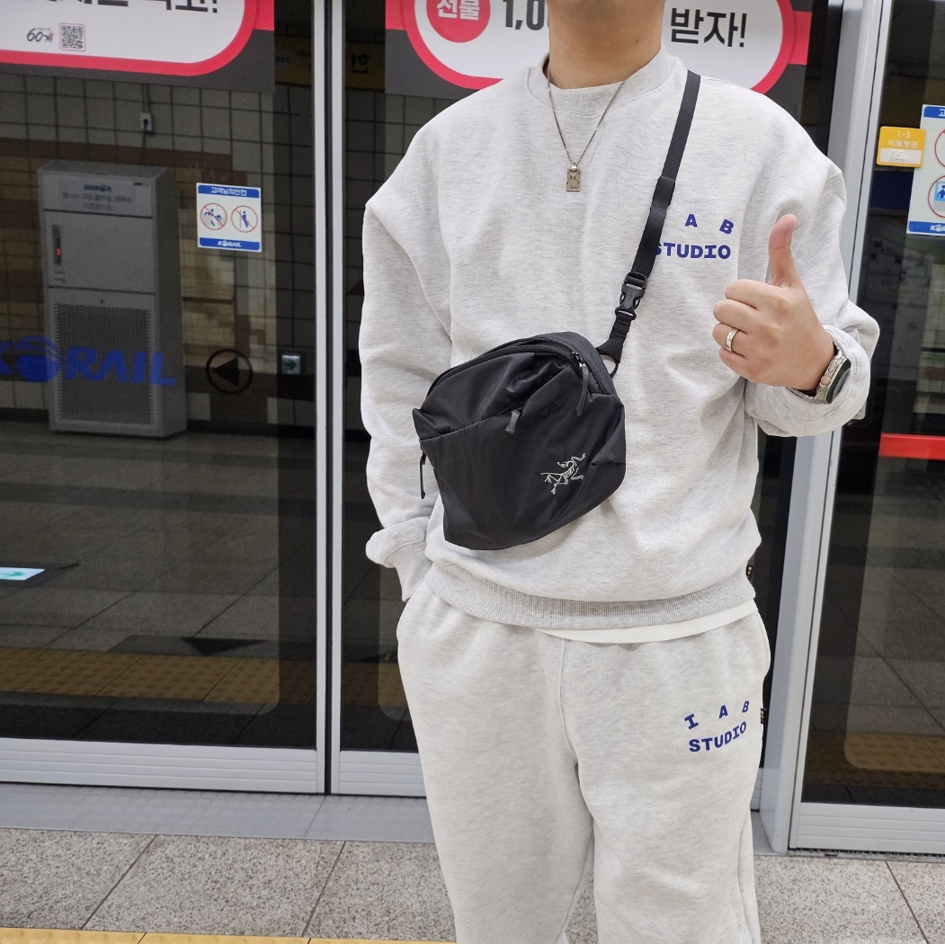 IAB Studio Sweatshirt Light Gray - 23FW, IAB Studio Sweatpants Light Gray 착용 스타일 - 4