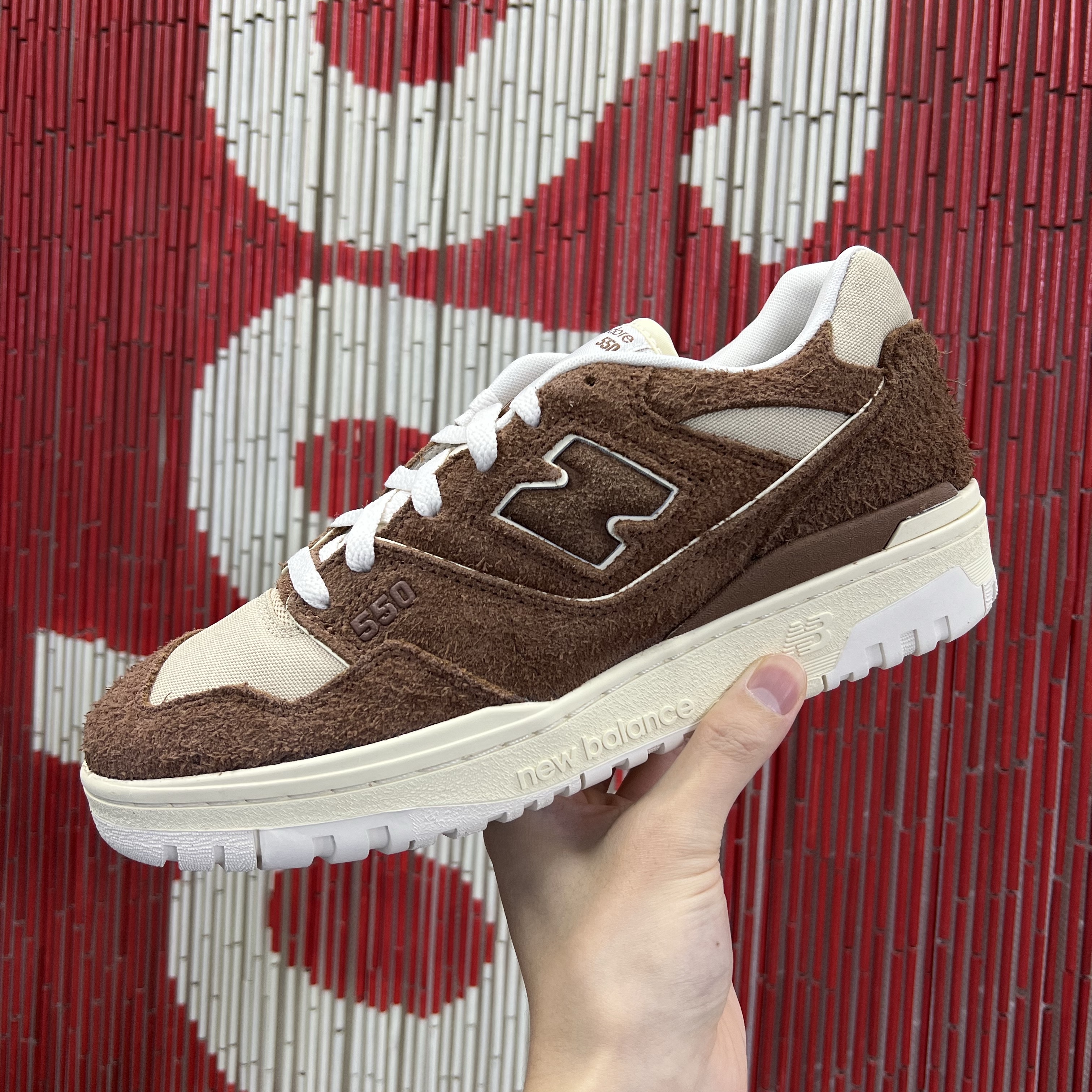 New Balance x Aime Leon Dore 550 True Brown 착용 스타일 - 2