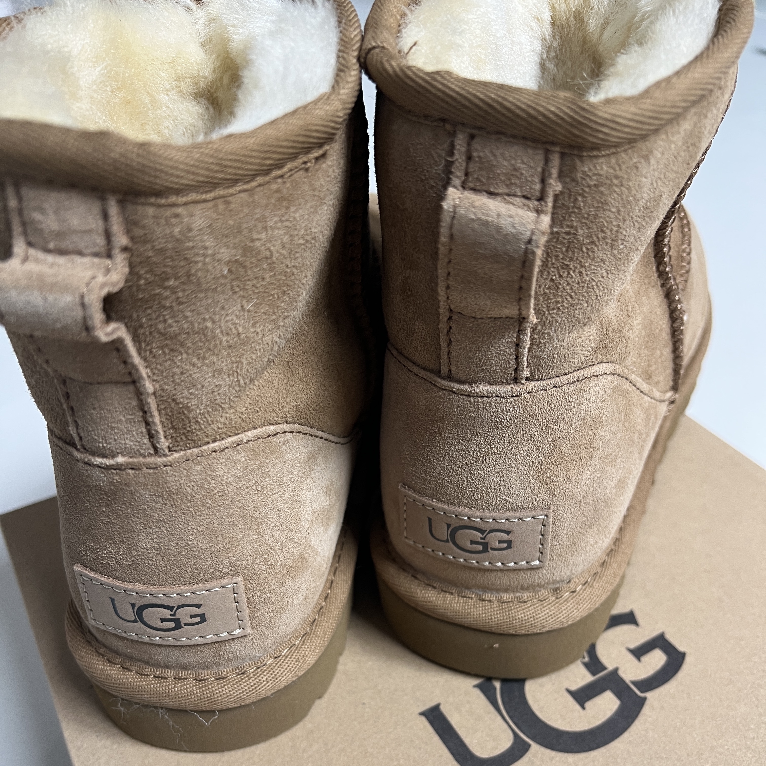 (W) UGG Classic Mini II Boots Chestnut 착용 스타일