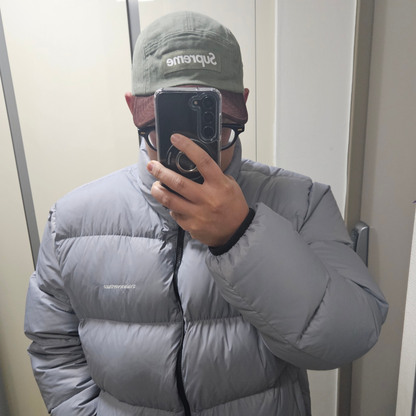 Supreme Suede Visor Camp Cap Light Olive - 23SS, thisisneverthat Pertex T Down Jacket Grey 착용 스타일