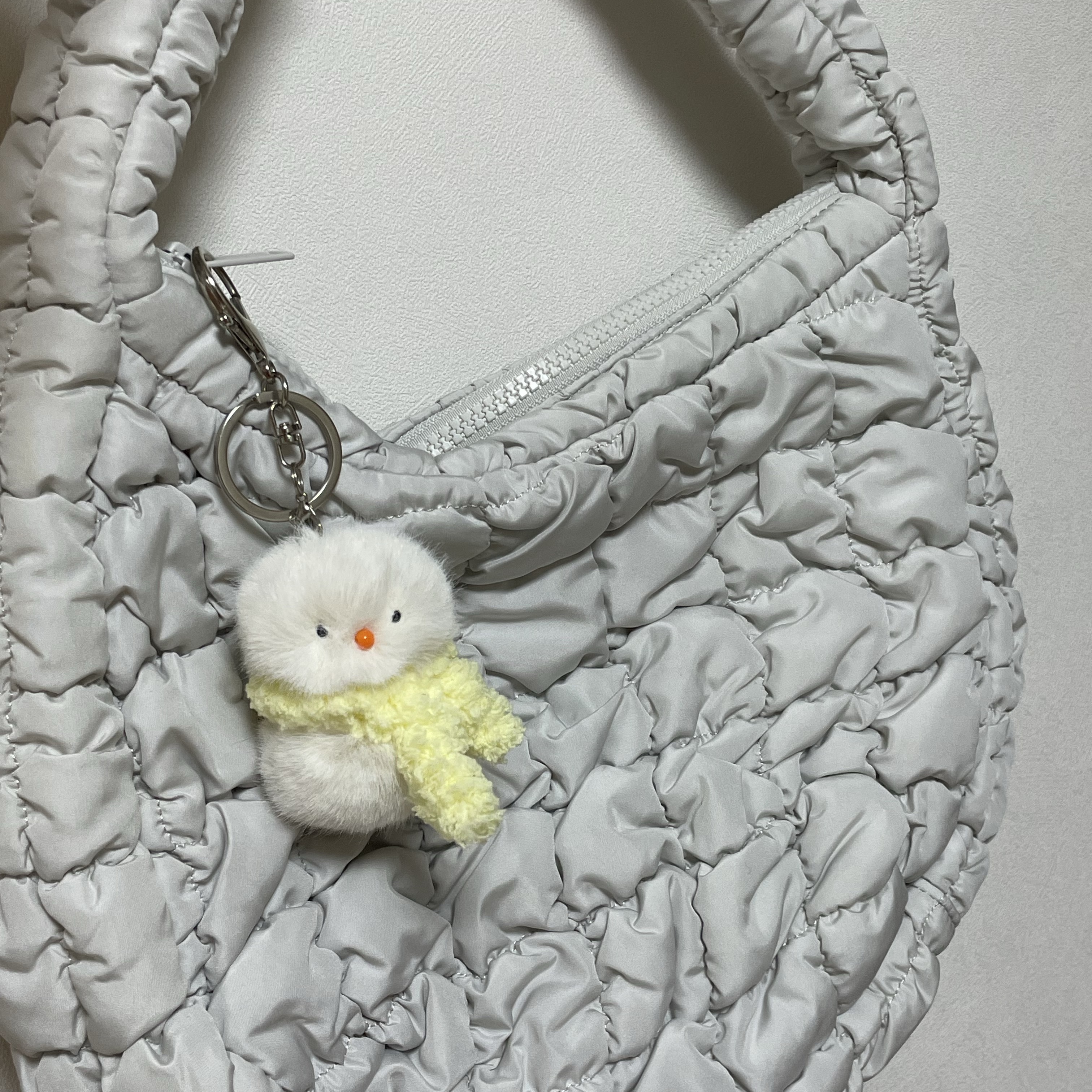 COS Quilted Mini Bag Light Grey 착용 스타일