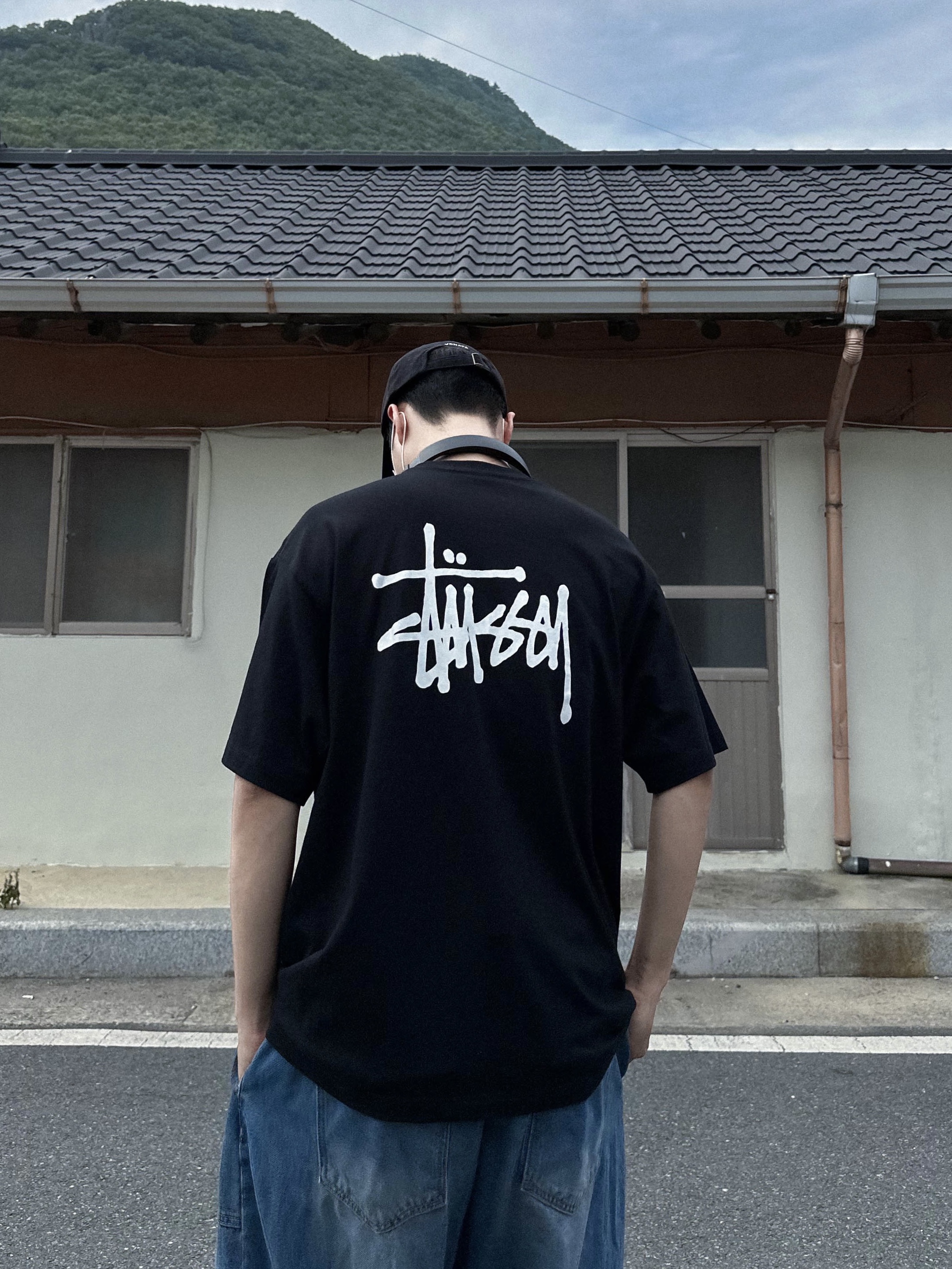 Stussy Basic Stussy T-Shirt Black 2023 착용 스타일