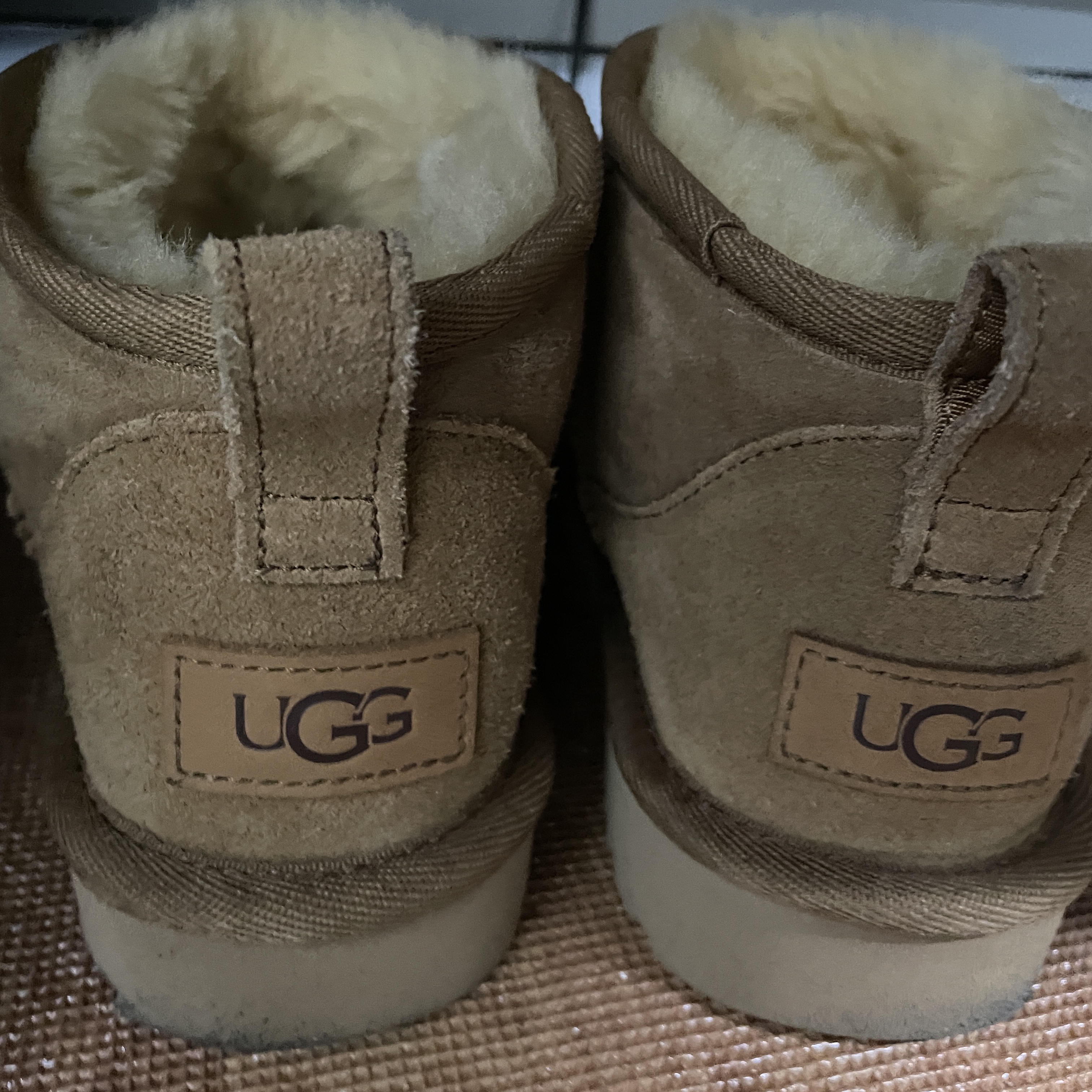 (W) UGG Classic Mini II Boots Chestnut 착용 스타일