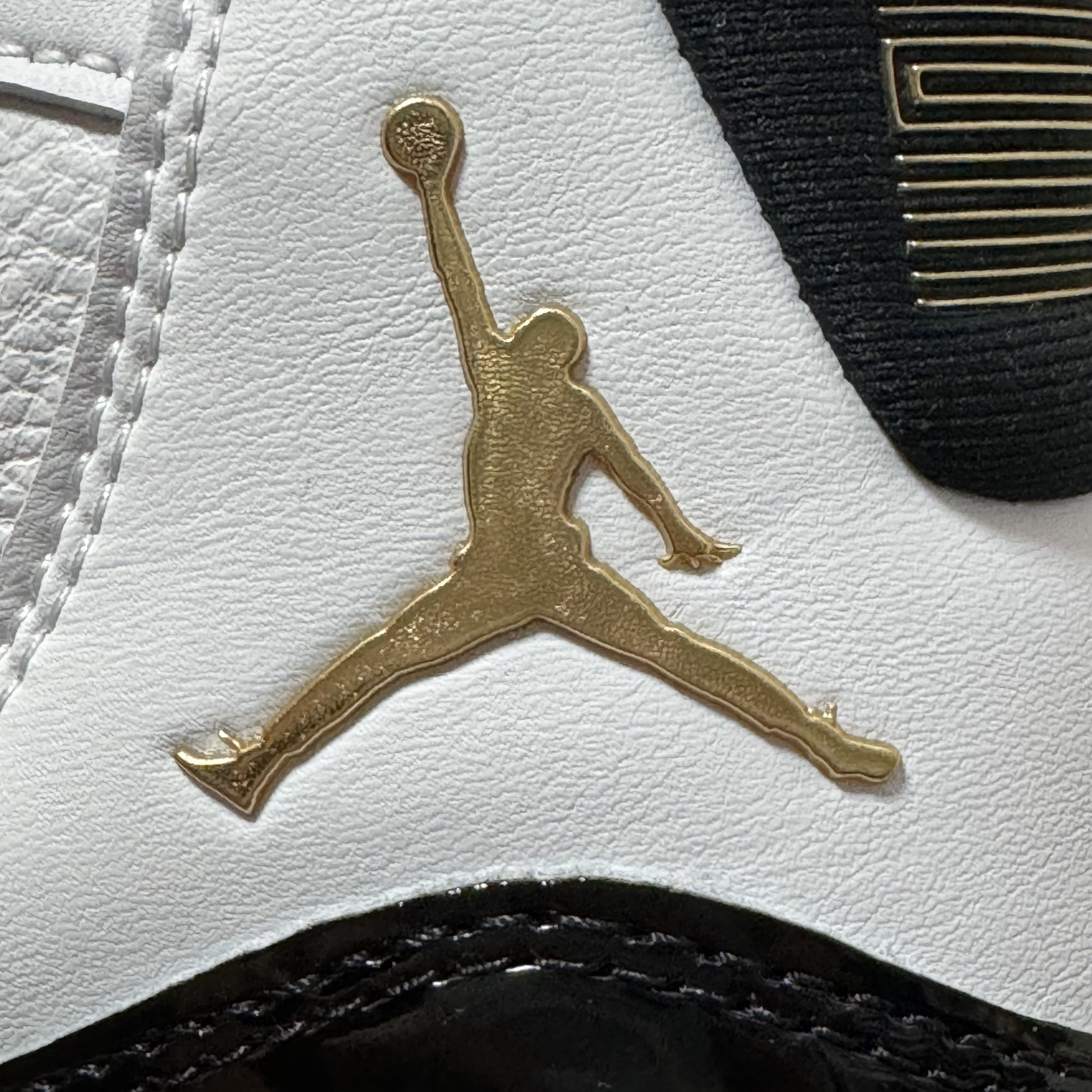Jordan 11 Retro Gratitude 착용 스타일 - 4