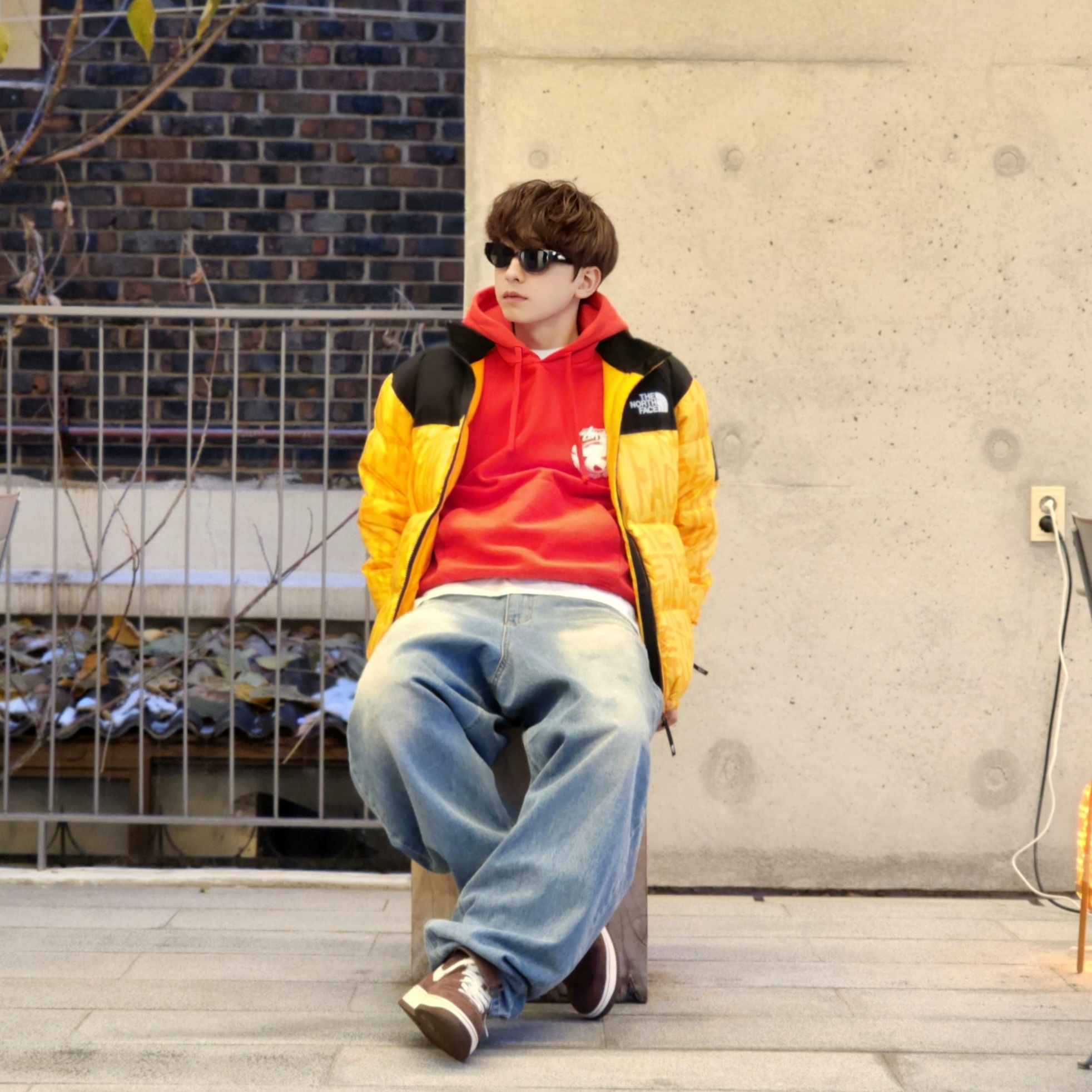 The North Face White Label Novelty Nuptse Down Jacket P Yellow, Stussy Beach Roots Hoodie Red 착용 스타일 - 2