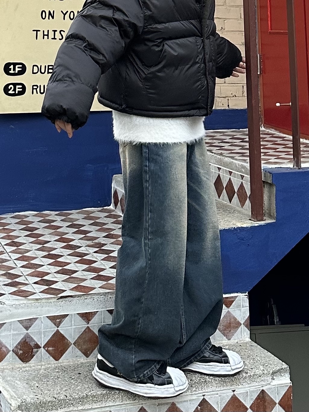 Maison Mihara Yasuhiro Blakey OG Sole Canvas Low-top Sneakers Black White, Maison Mihara Yasuhiro Blakey OG Sole Leather Low-top Sneakers Black 착용 스타일 - 1