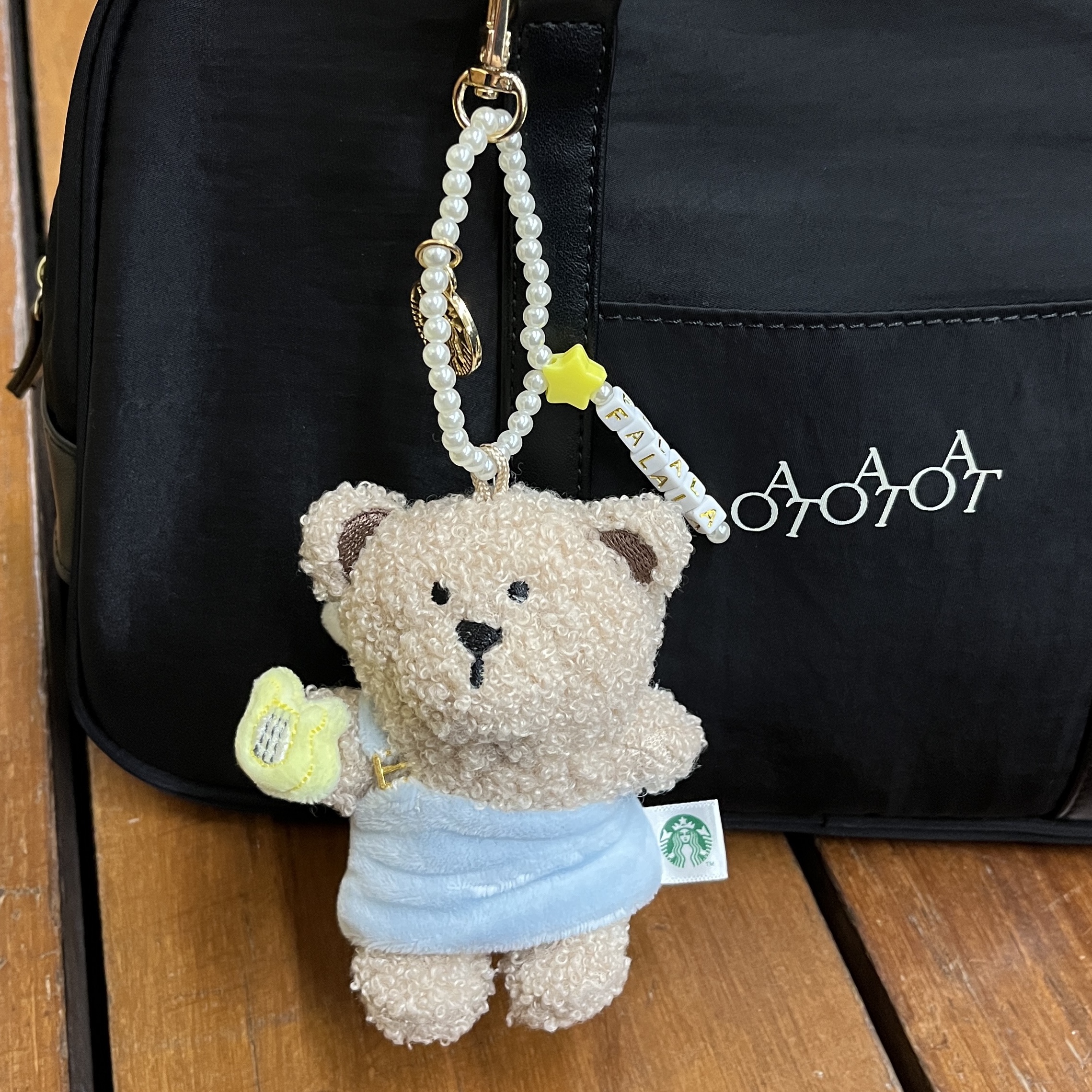 Starbucks 23 Christmas Angel Bearista Keychain 착용 스타일