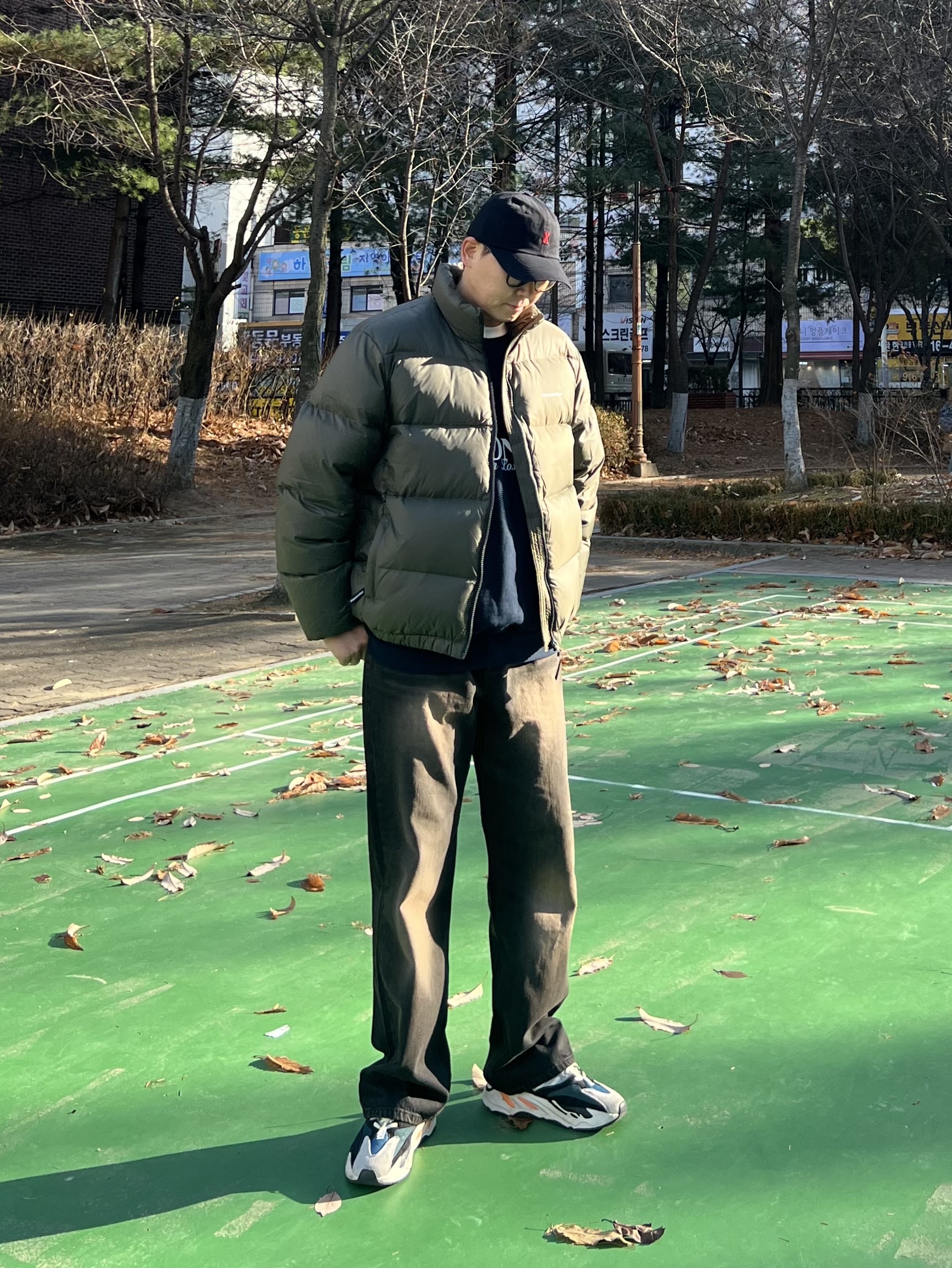 Adidas Yeezy Boost 700 Wave Runner Solid Grey 2017/2019 착용 스타일
