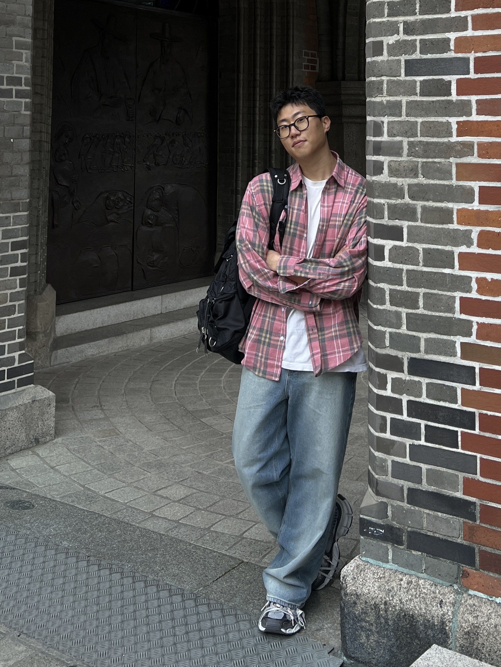 Balenciaga 3XL Sneakers Grey White Red 착용 스타일 - 1