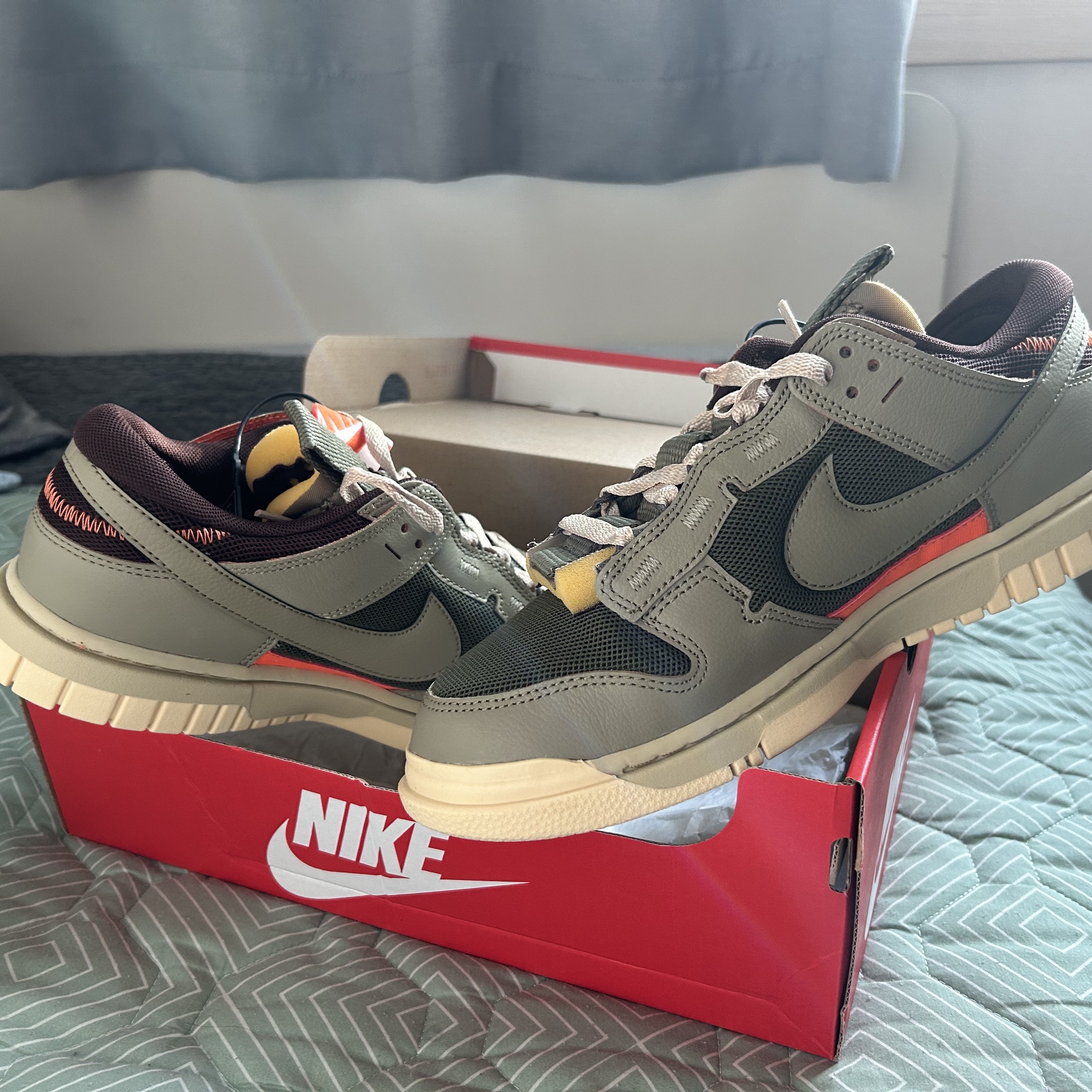 Nike Air Dunk Jumbo Medium Olive 착용 스타일