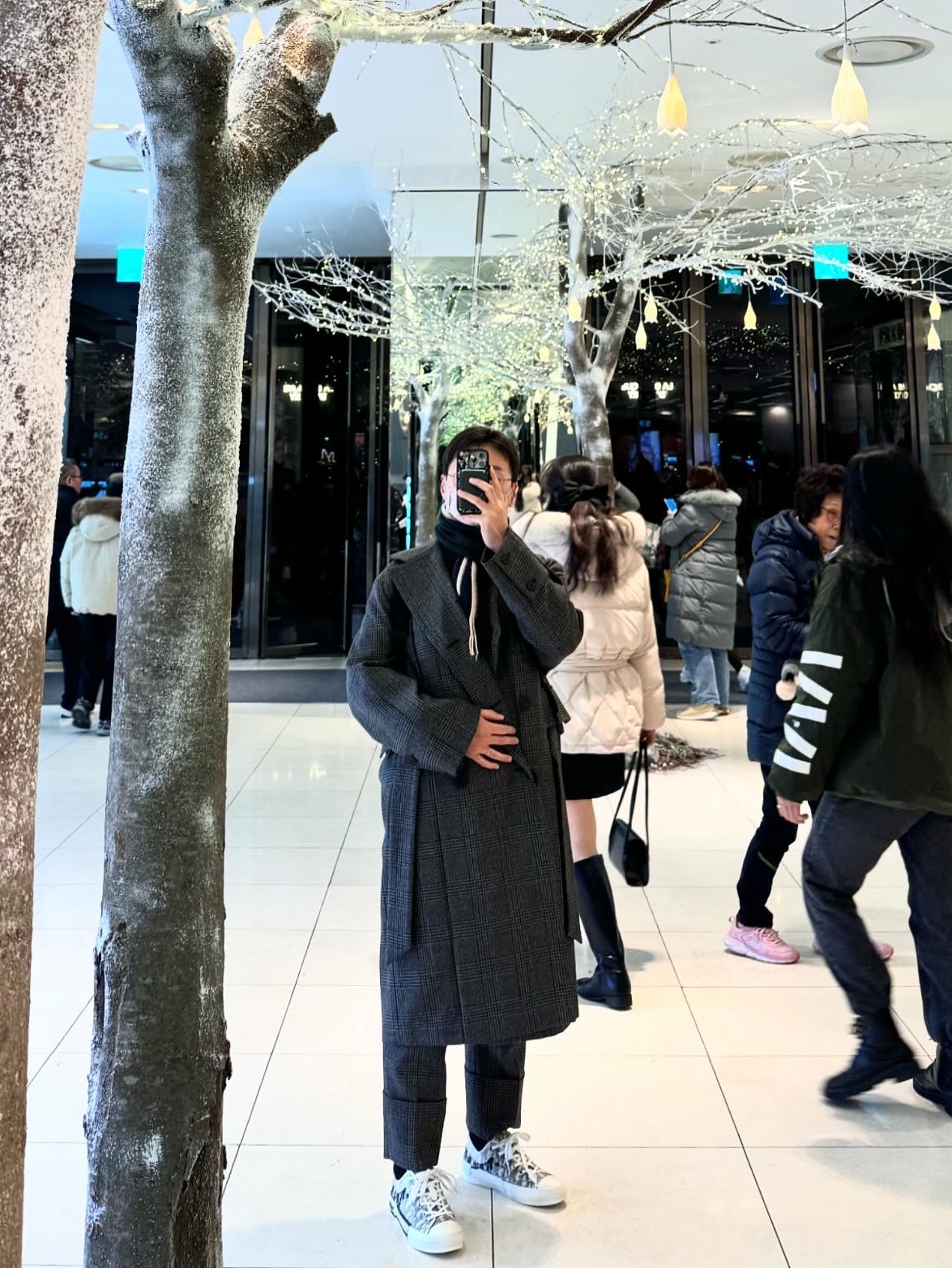 Wooyoungmi Belted Check Double Coat Khaki - 23FW, Wooyoungmi Volcano Back Logo Sweatshirts Black - 23FW 착용 스타일 - 4