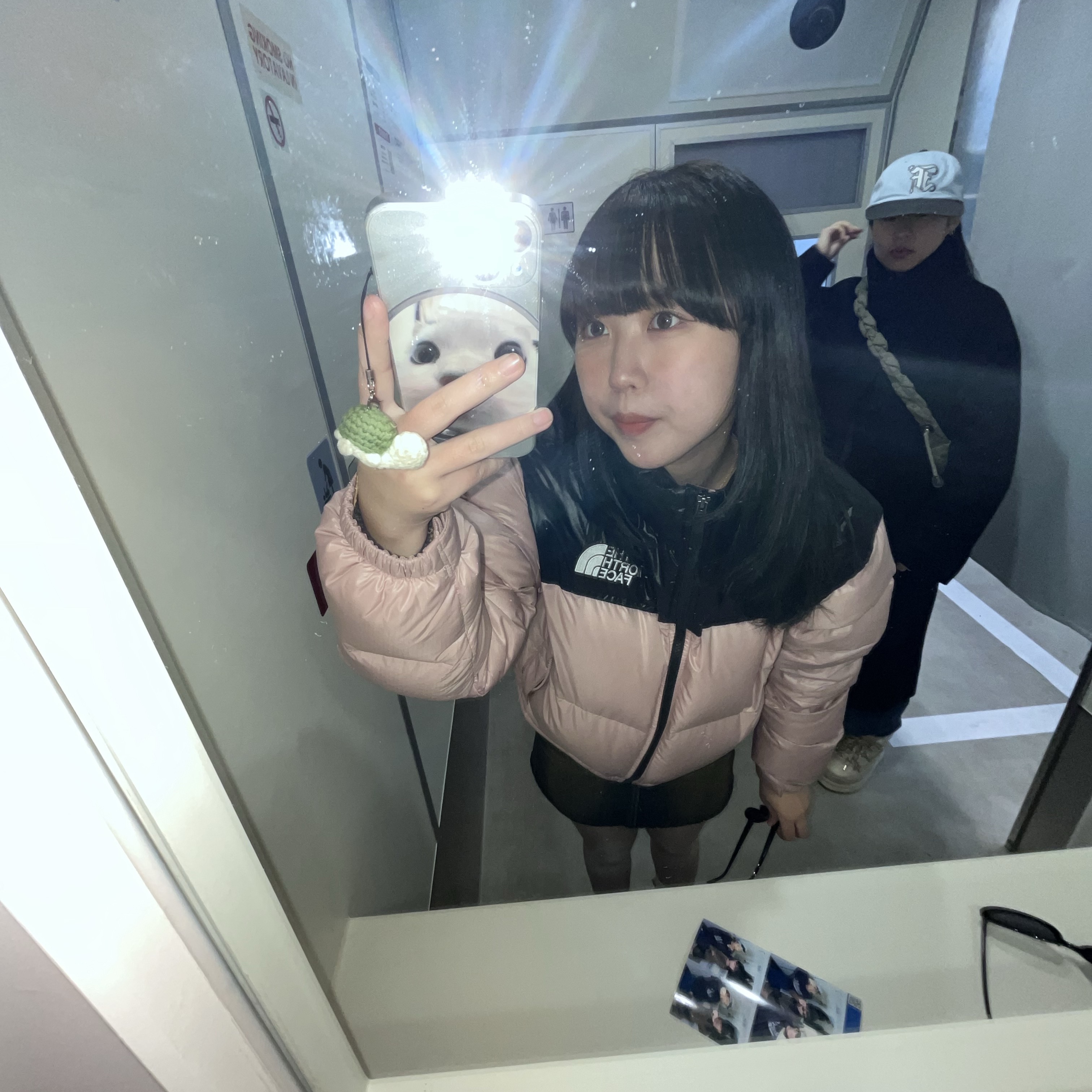 (W) The North Face Nuptse Short Jacket Pastel Pink 착용 스타일 - 2