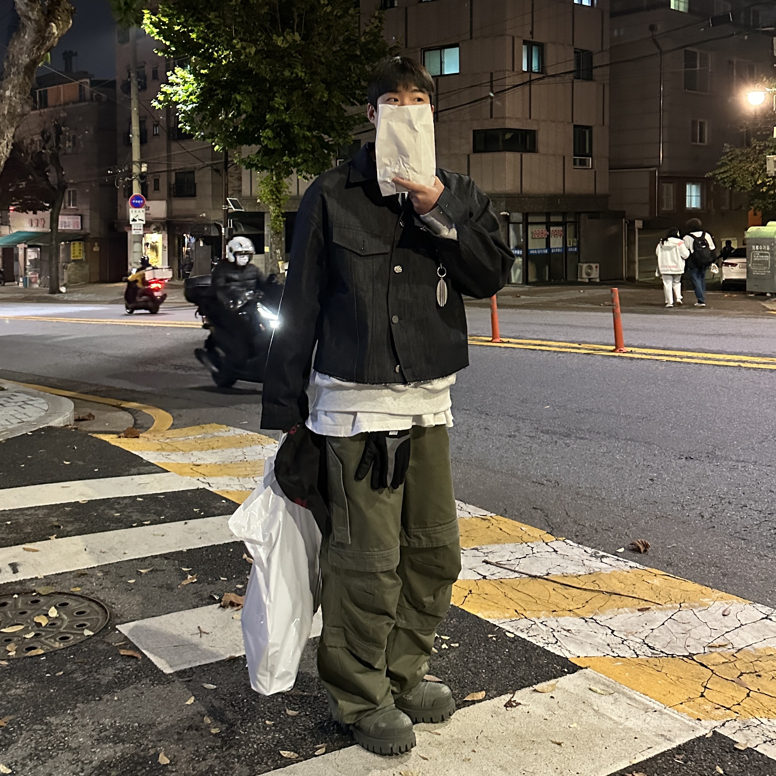 Farfromwhat Far Layered Work Pants Olive, Balenciaga Combat Strike 20mm Boot Kaki 착용 스타일 - 1