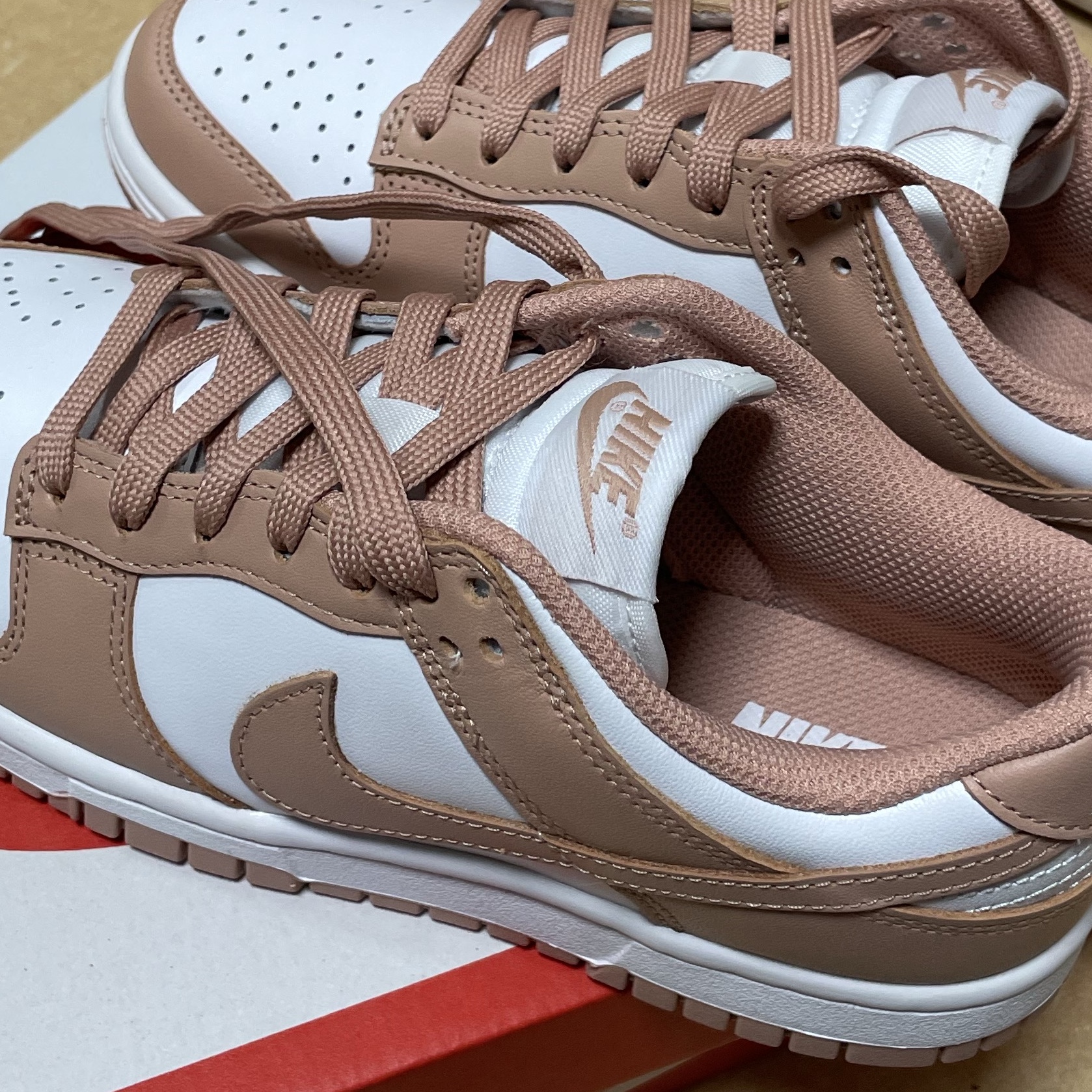 (W) Nike Dunk Low Rose Whisper 착용 스타일 - 2