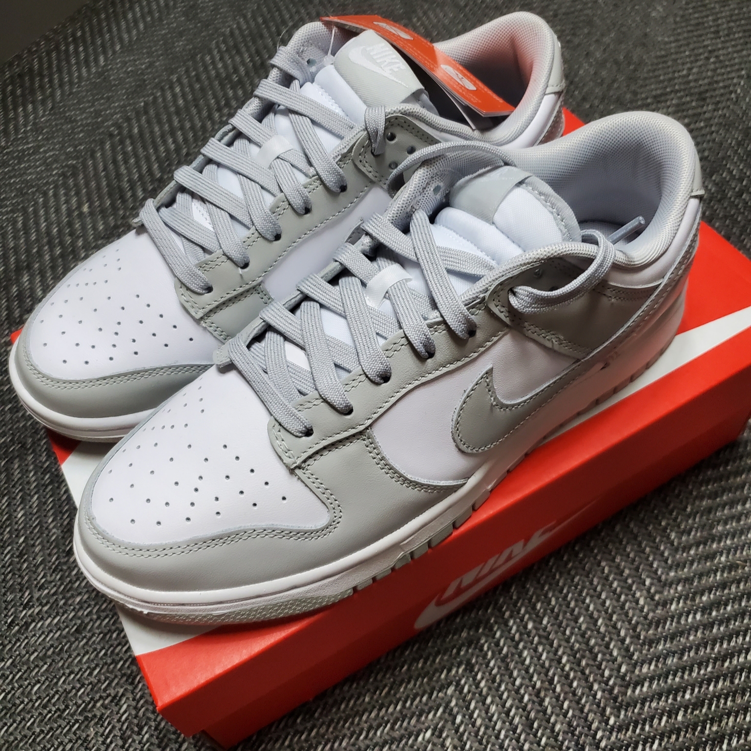 Nike Dunk Low Retro Grey Fog 착용 스타일