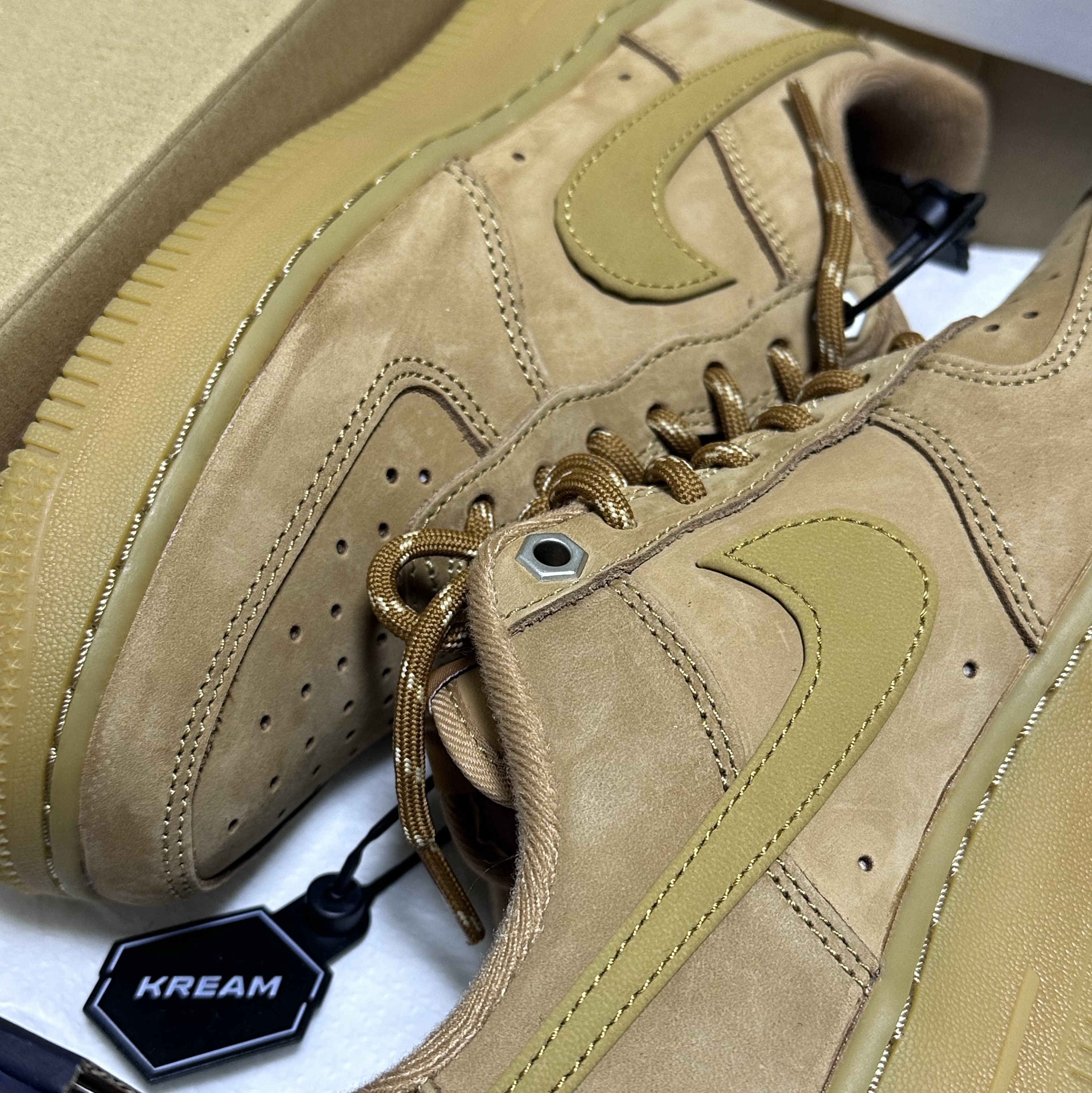 Nike Air Force 1 '07 WB Flax 착용 스타일