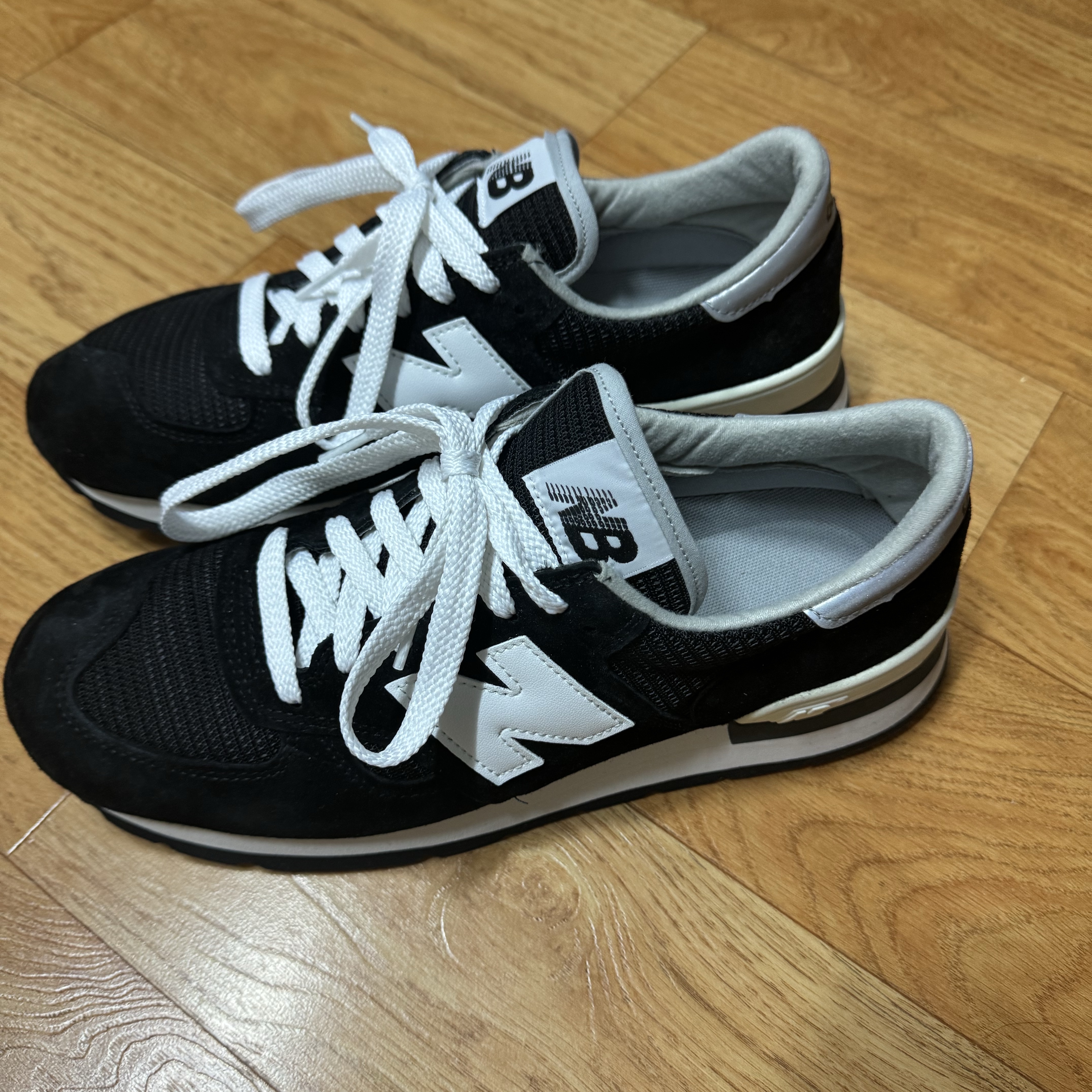 New Balance 990v1 Made in USA Black 착용 스타일