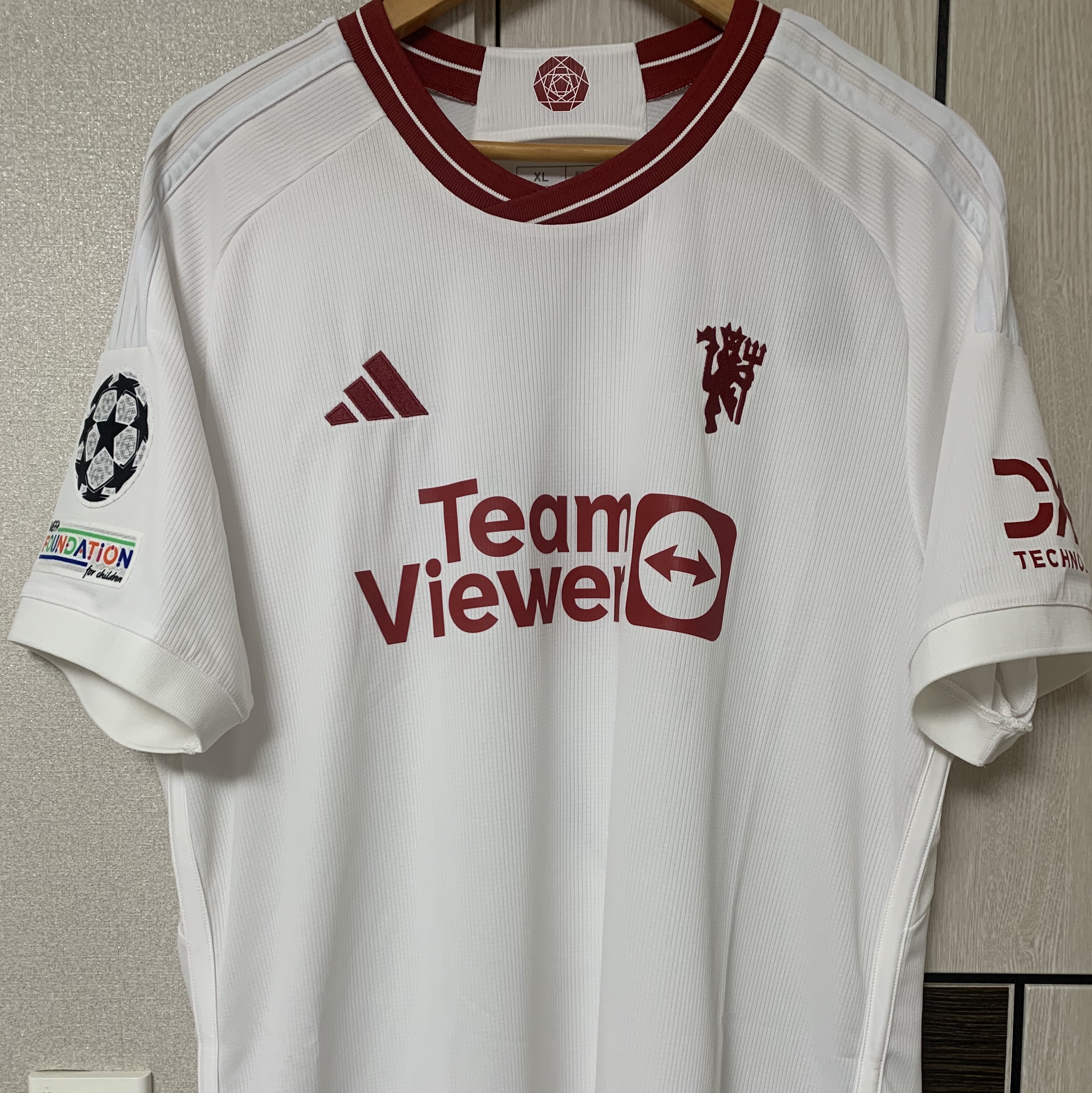 Adidas Manchester United 2023/24 3rd Jersey Cloud White - US Sizing (Non Marking Ver.) 착용 스타일 - 3