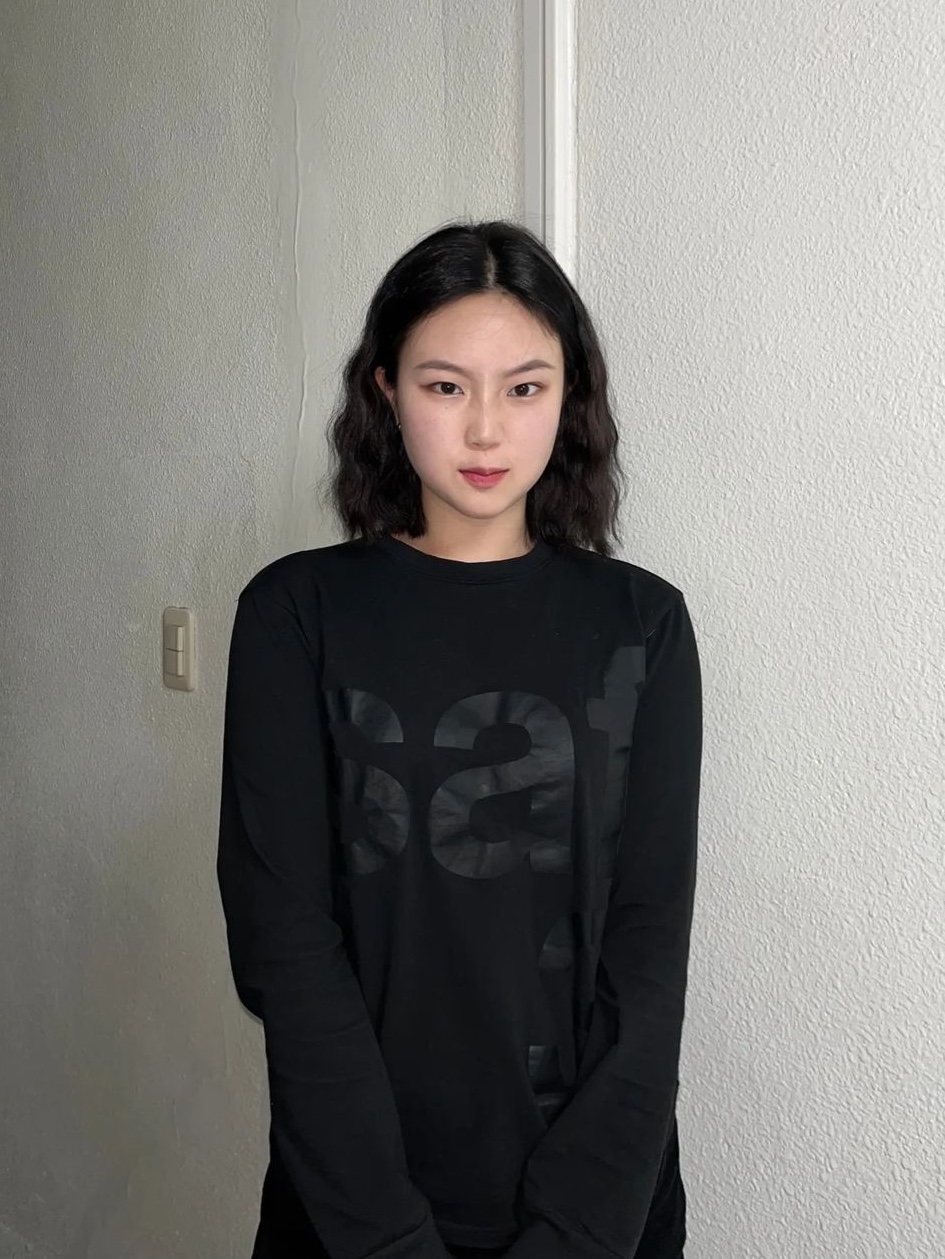 [예약 배송][KREAM 단독] Safarispot Women 1/2 Basic Safari LS T-Shirt Black, [예약 배송][KREAM 단독] Safarispot Basic Safari LS T-Shirt Black 착용 스타일