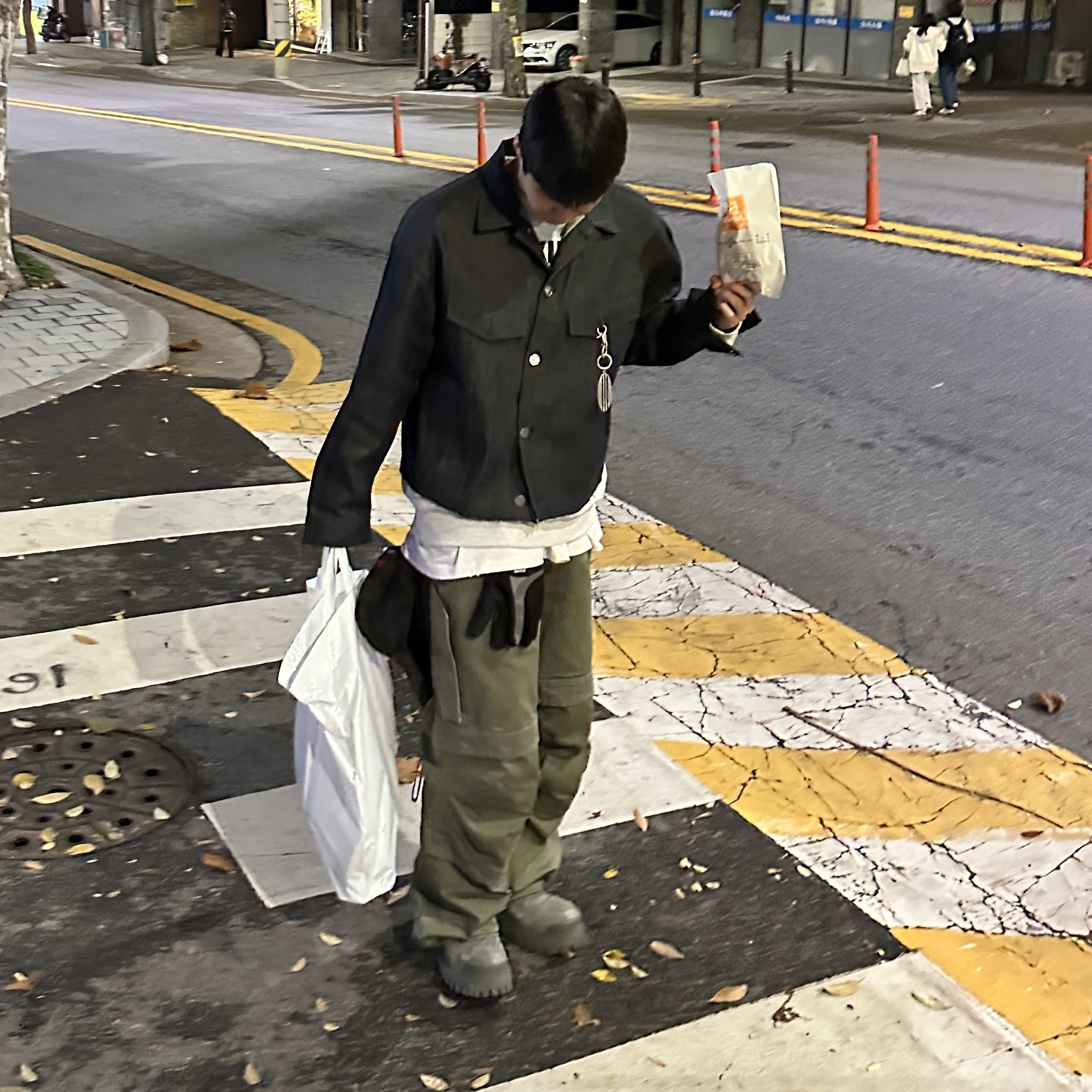 Farfromwhat Far Layered Work Pants Olive, Balenciaga Combat Strike 20mm Boot Kaki 착용 스타일 - 2
