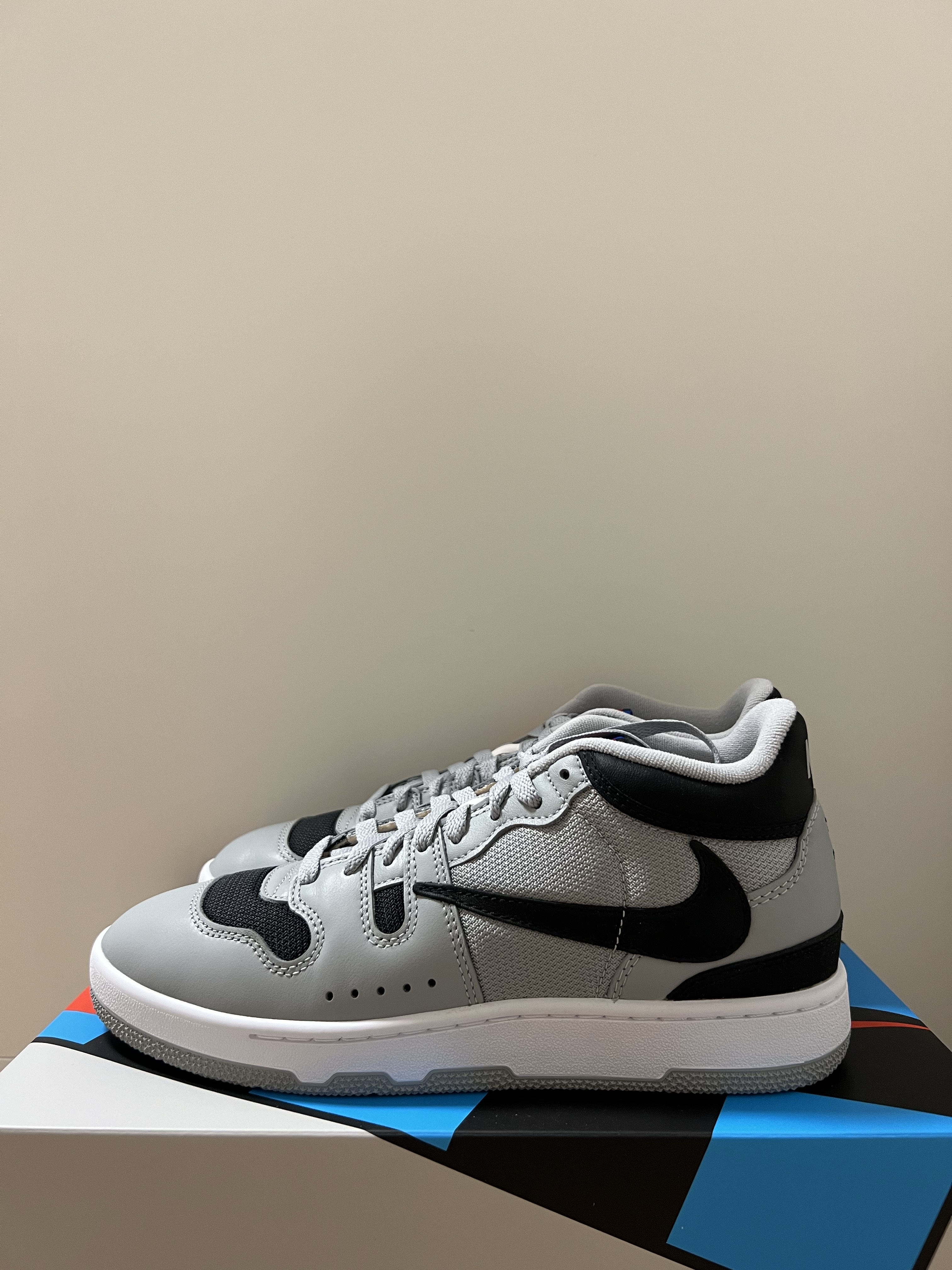 Nike x Travis Scott Mac Attack SP Light Smoke Grey 착용 스타일 - 1