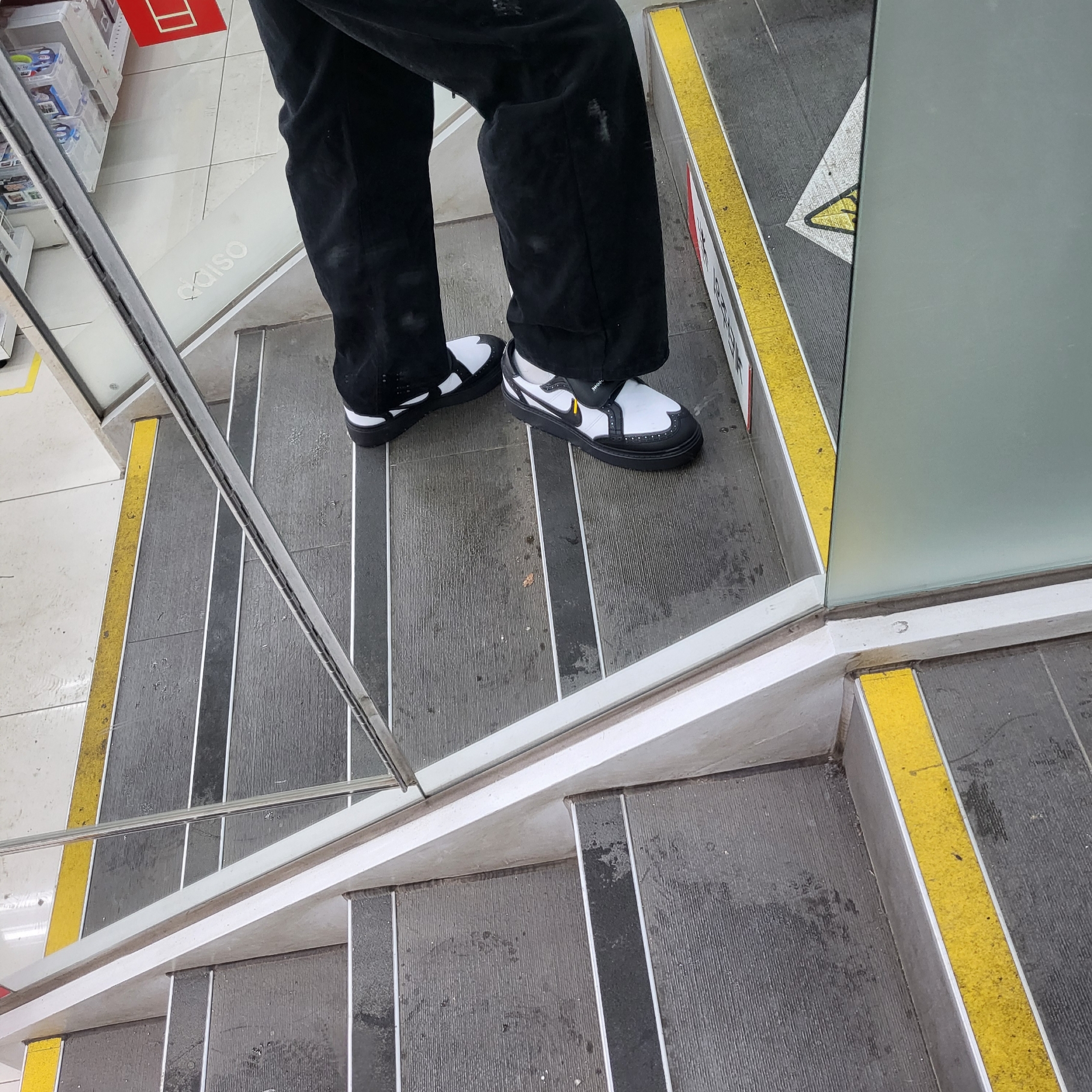 Nike x Peaceminusone Kwondo1 Black and White 착용 스타일 - 1