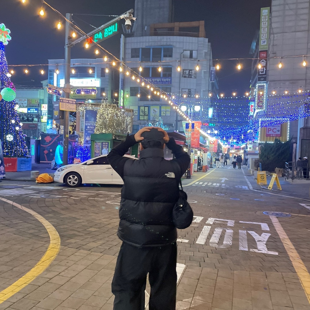 The North Face 1996 Retro Nuptse Vest Black 착용 스타일 - 1