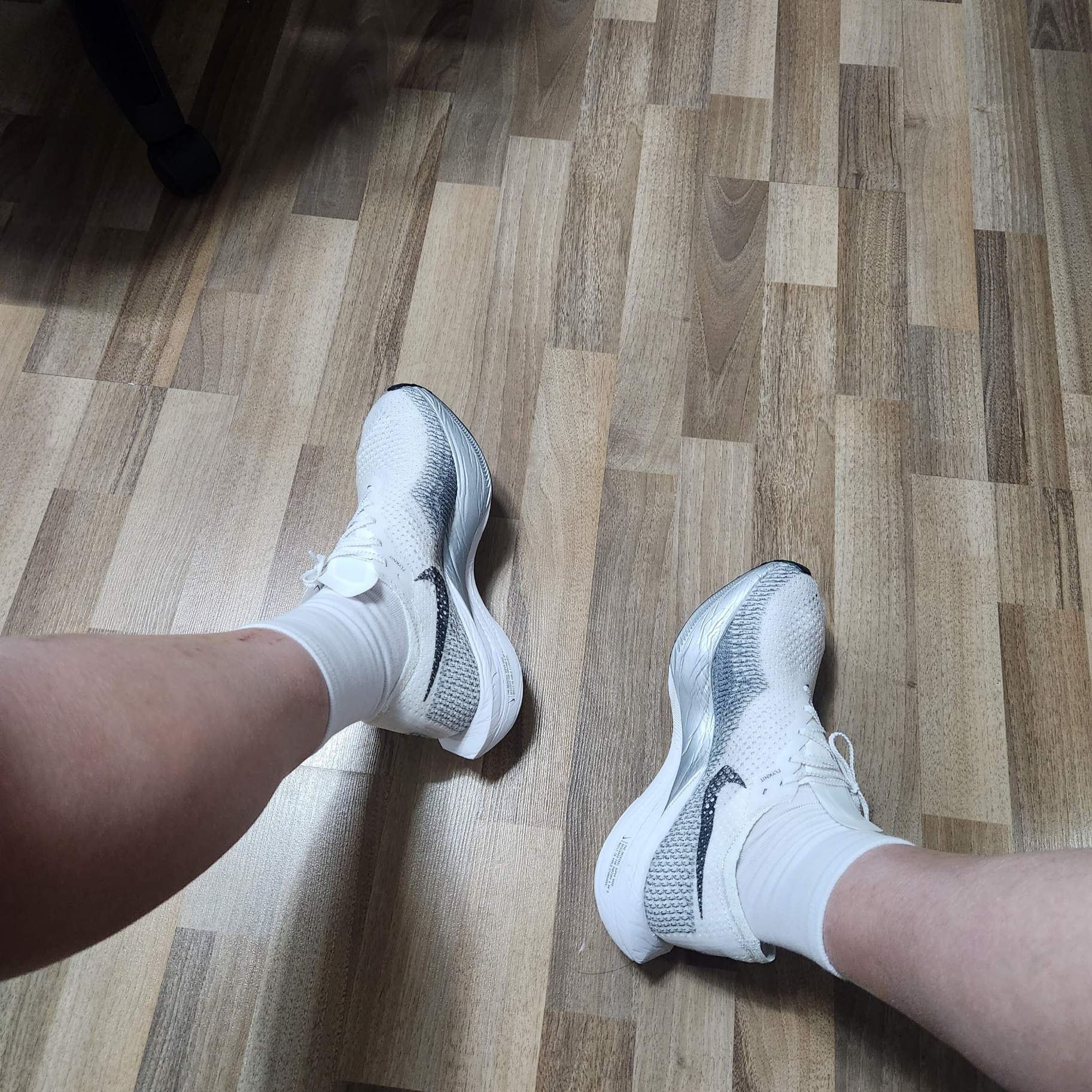 Nike ZoomX Vaporfly Next% 3 White Grey 착용 스타일