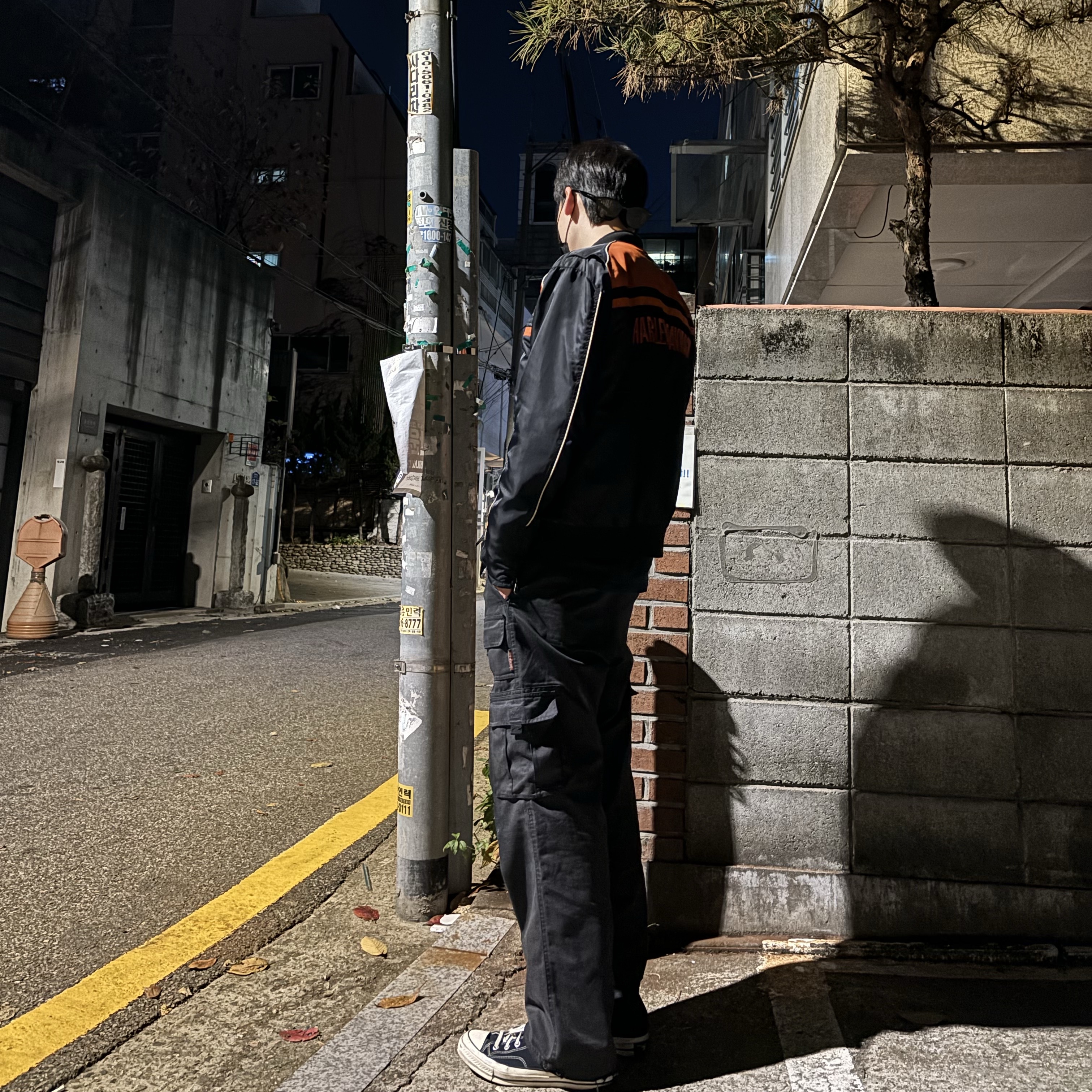 Deus Ex Machina Seoul College T-Shirt Black, Converse Chuck 70 Hi Black 착용 스타일