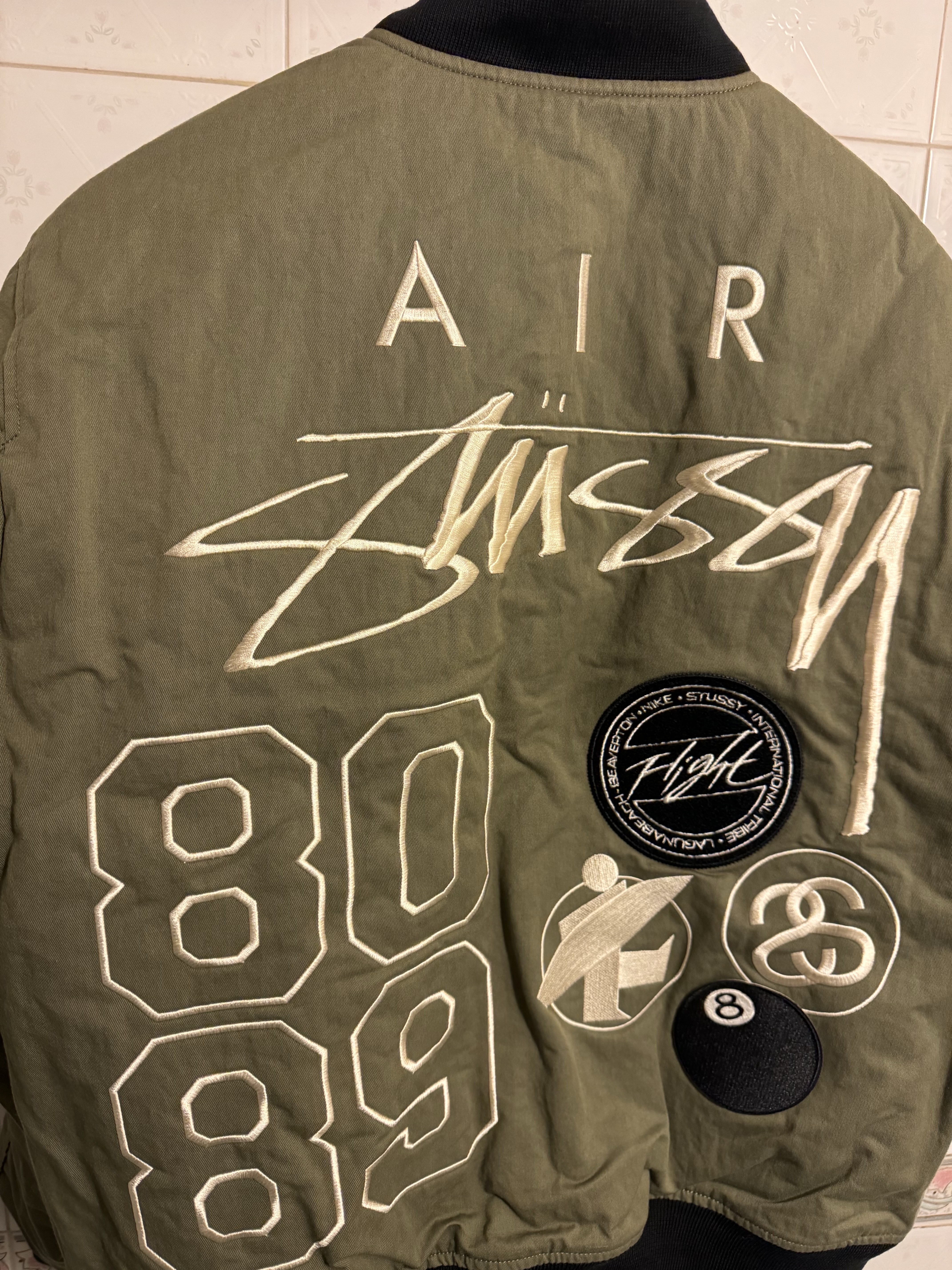 Nike x Stussy Reversible Jacket Medium Olive (FJ9153-222), Nike x Stussy Everyday Plus Cushioned Crew Socks Black (3 Pack) 착용 스타일 - 4