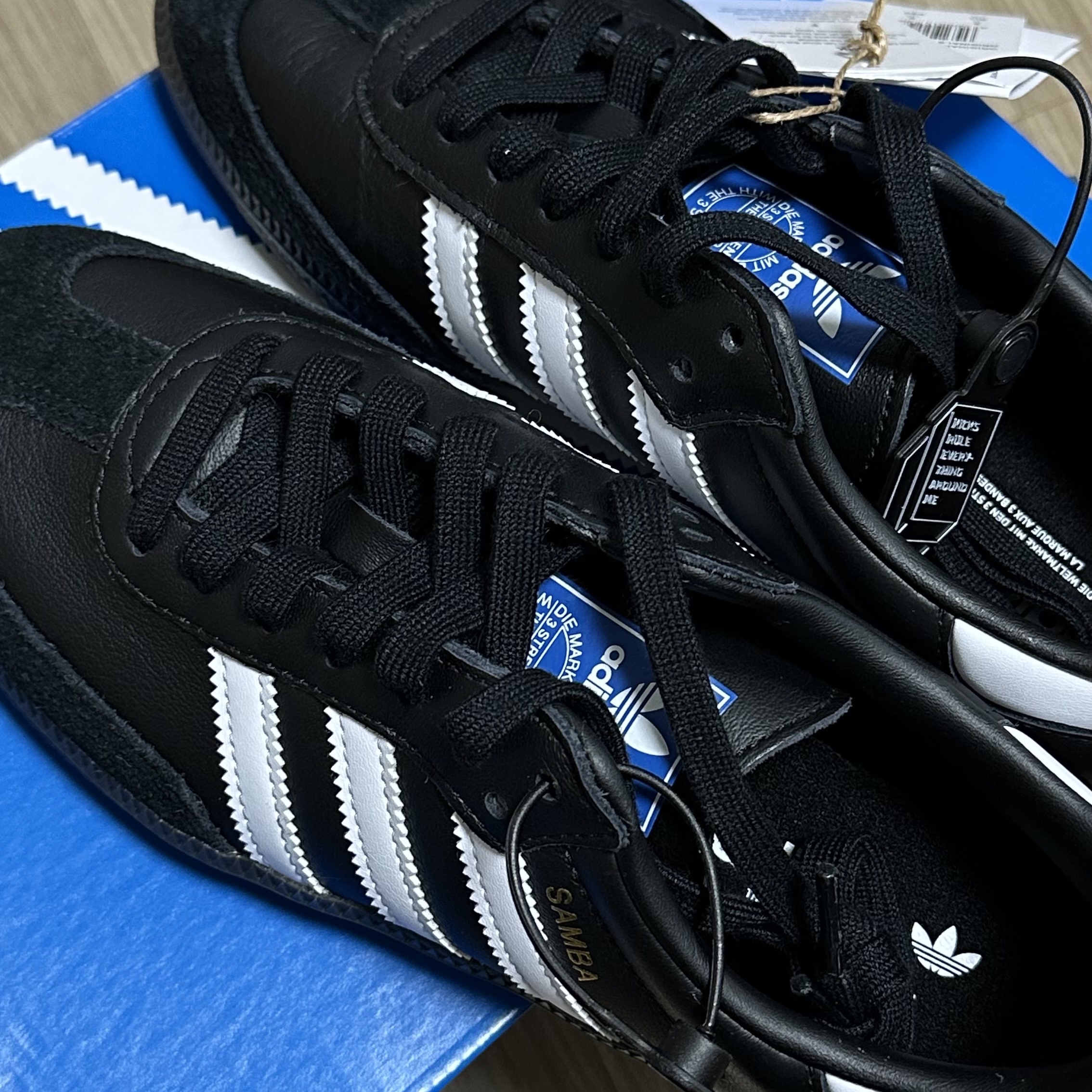 Adidas Samba OG Black White Gum 착용 스타일