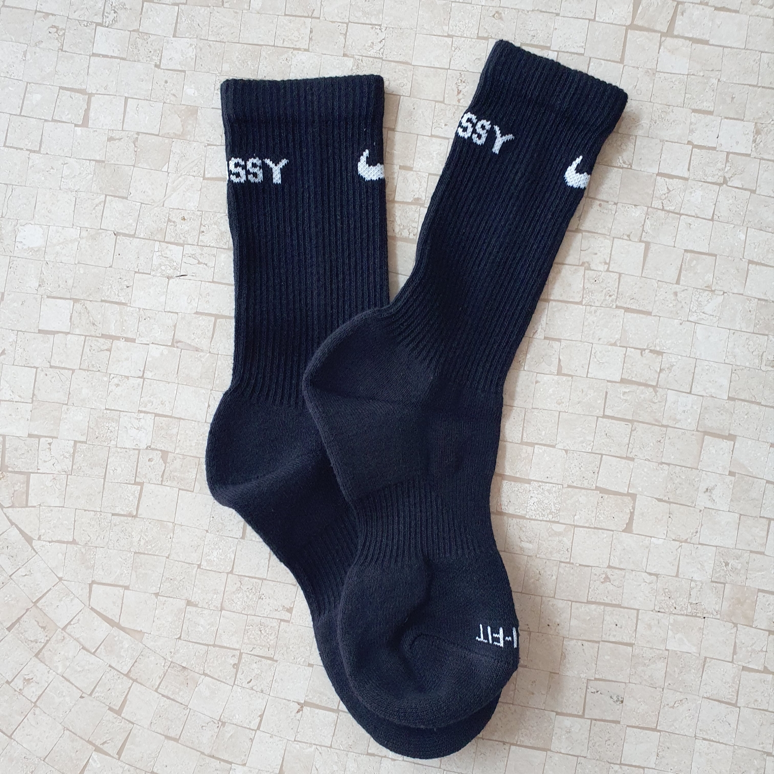 Nike x Stussy Everyday Plus Cushioned Crew Socks Black (3 Pack) 착용 스타일