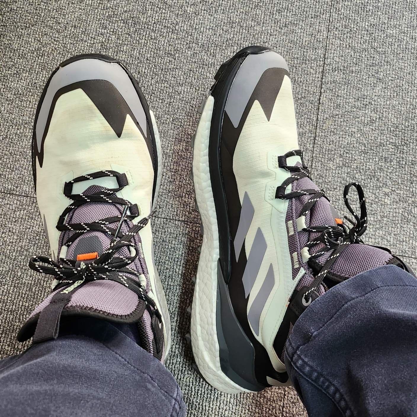 Adidas Terrex Free Hiker 2 Gore-Tex Core Black Grey 착용 스타일