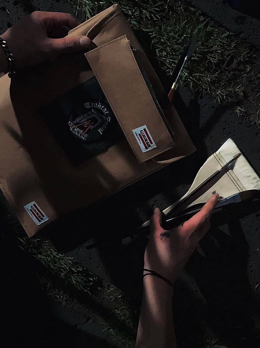 Traktat Kraft Foldable Tablet Pouch Set Camel 착용 스타일 - 3