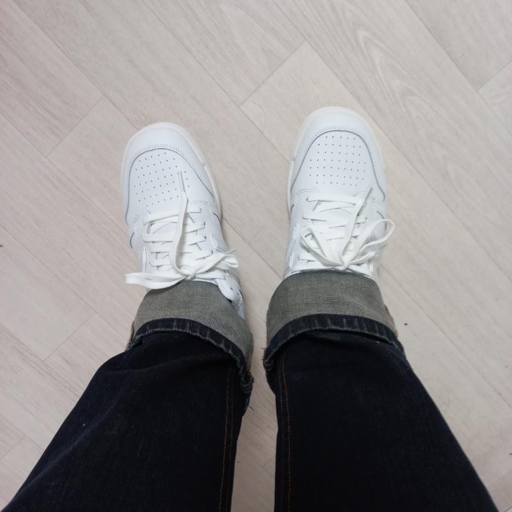 New Balance 480 White 착용 스타일