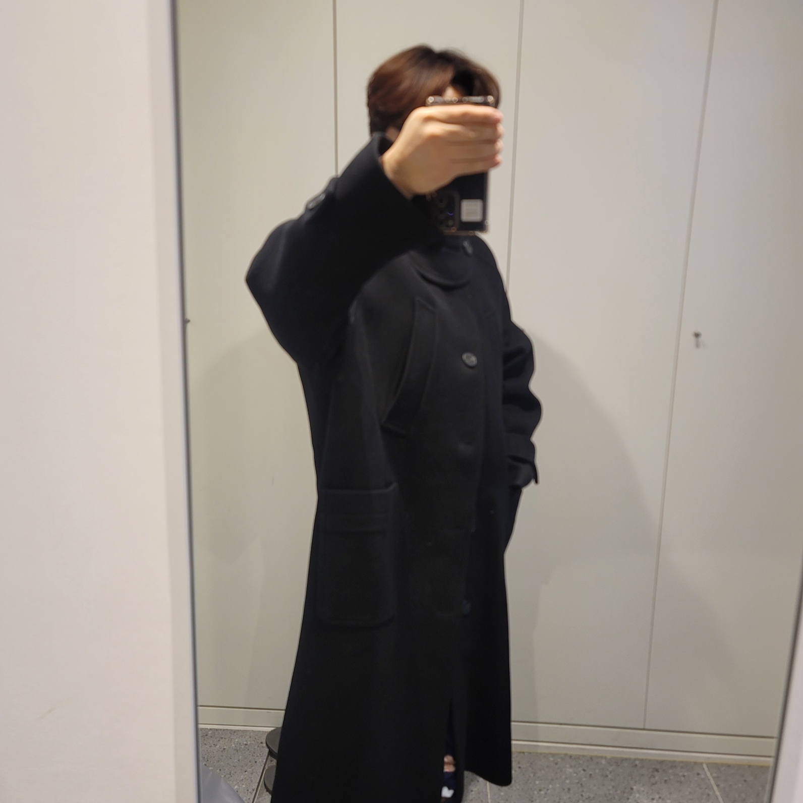Undermycar Legion.02 Balmacaan Oversized Wool Coat Black 착용 스타일 - 5