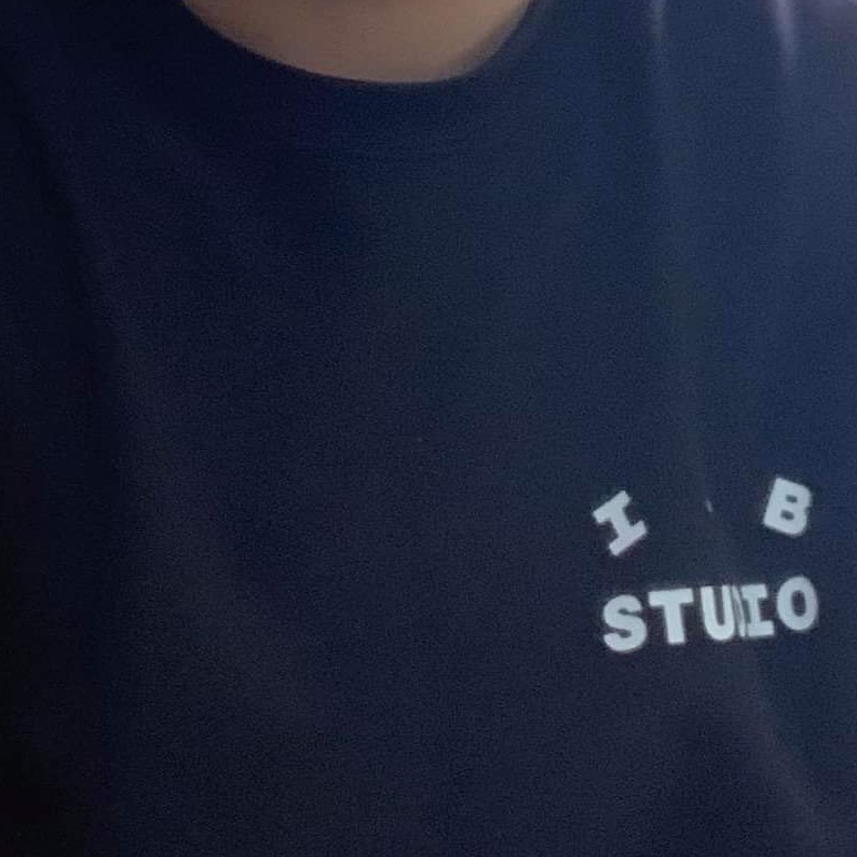 IAB Studio T-Shirt Black 착용 스타일