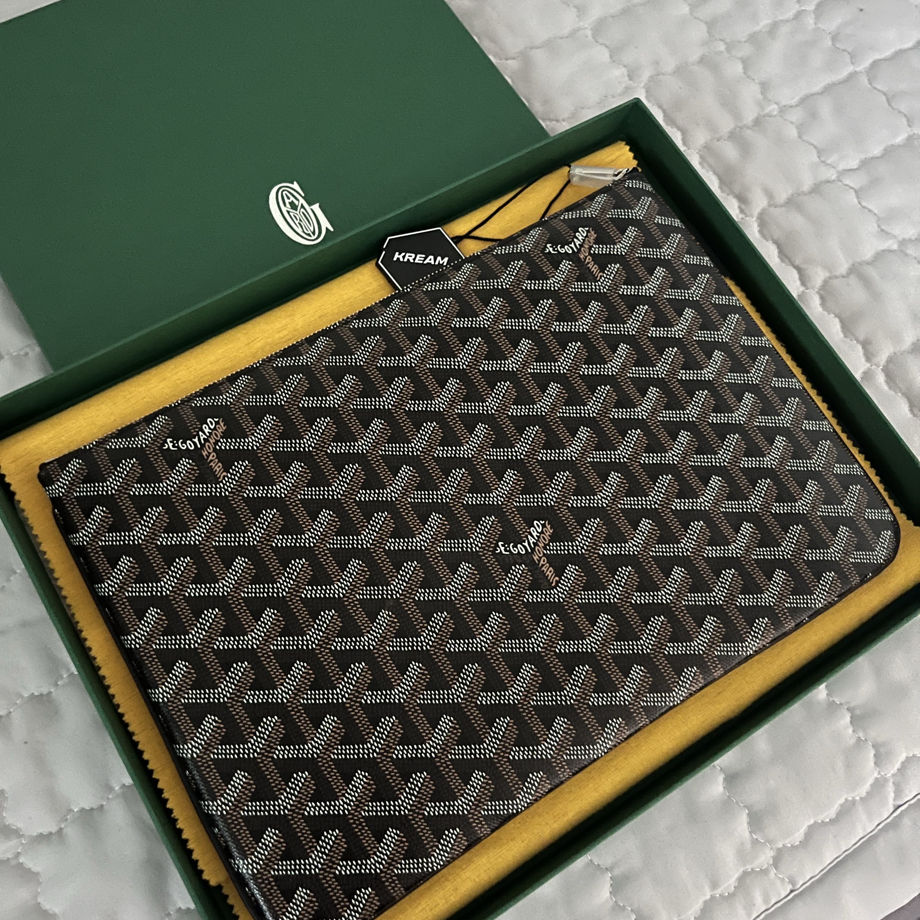 Goyard Senat Pochette MM Black 착용 스타일 - 1
