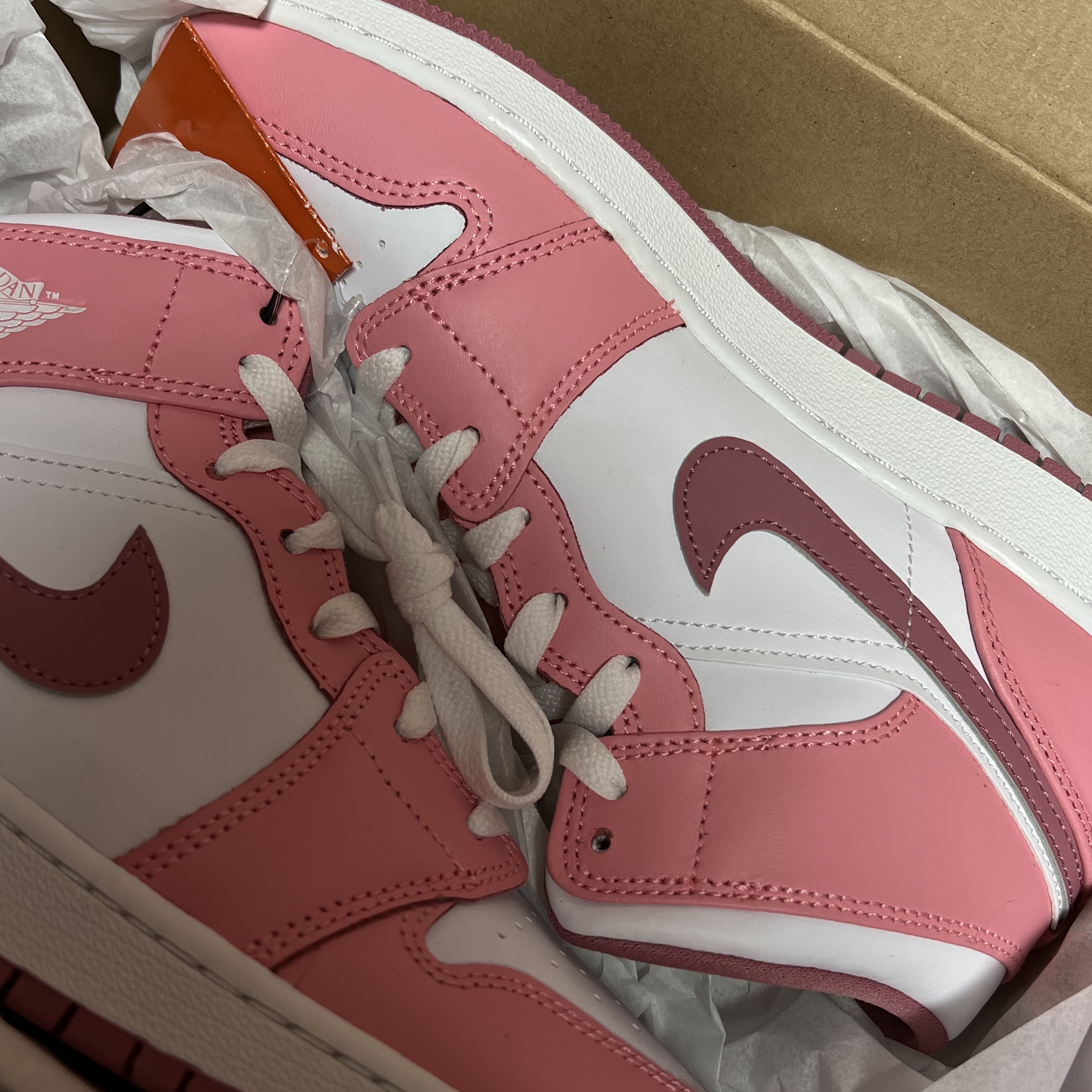 (GS) Jordan 1 Mid Coral Chalk Desert Berry 착용 스타일 - 2