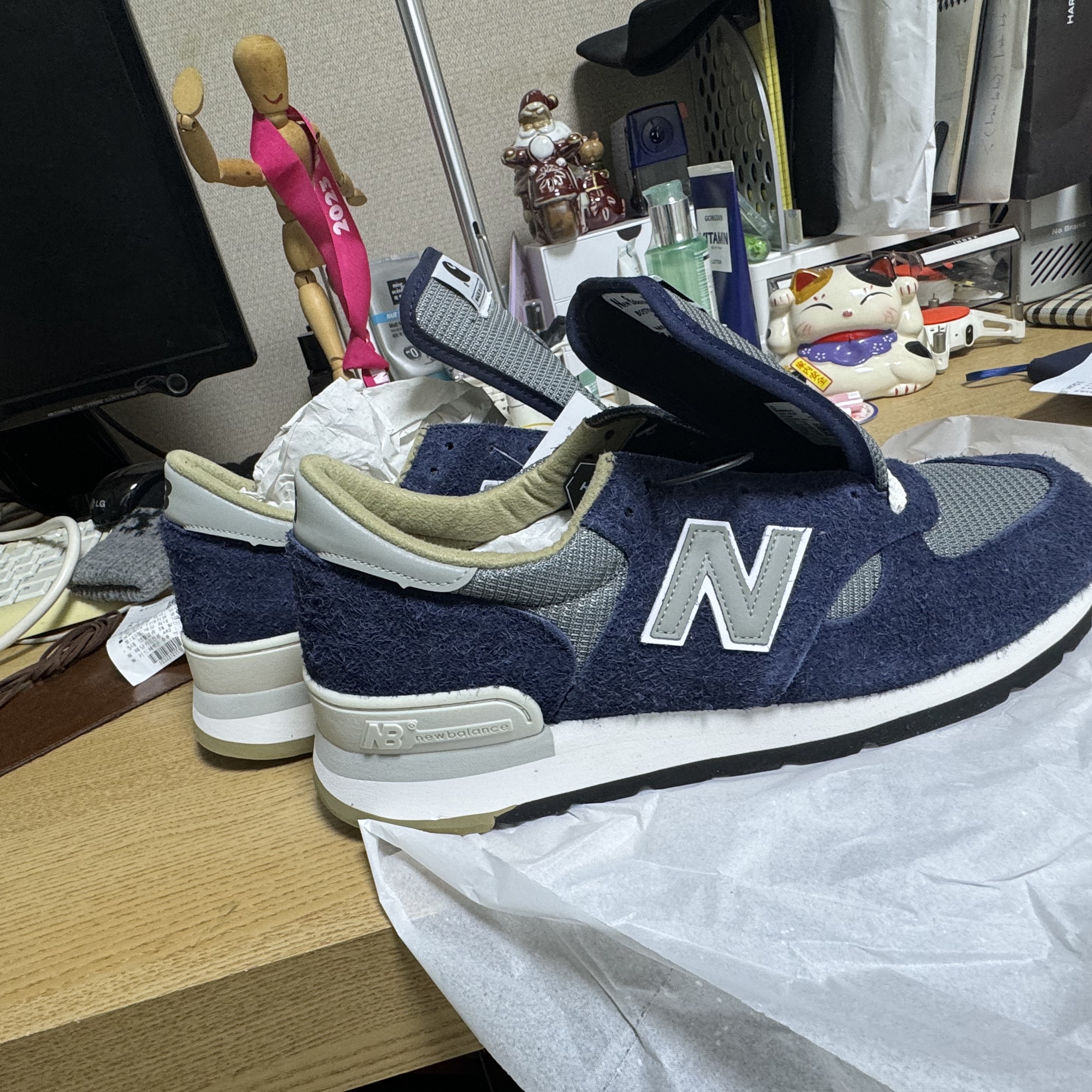 New Balance x Carhartt WIP 990v1 Made in USA Sculpture Center 착용 스타일 - 7