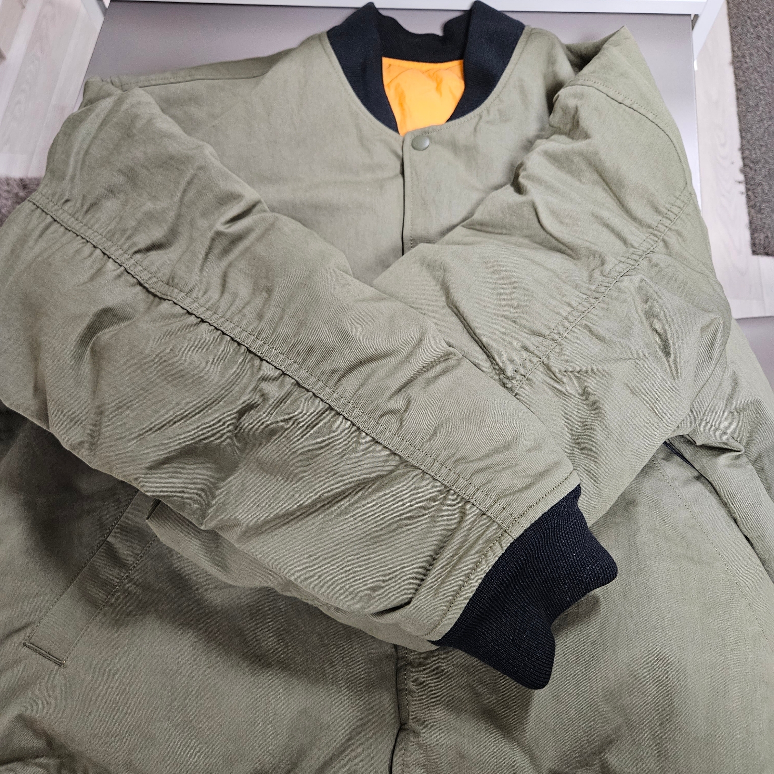 Nike x Stussy Reversible Jacket Medium Olive (FJ9153-222) 착용 스타일 - 9