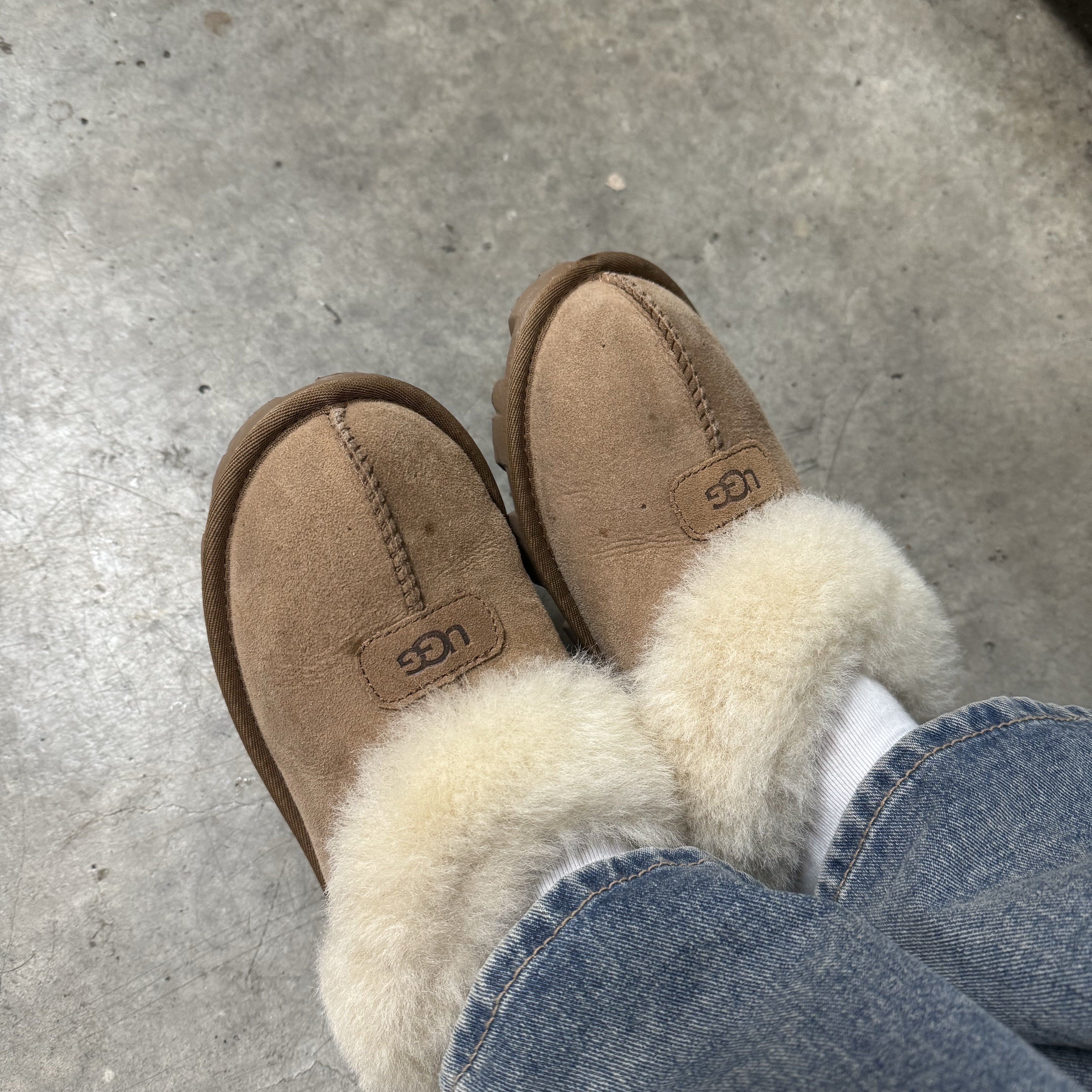 (W) UGG Coquette Slipper Chestnut 착용 스타일 - 2