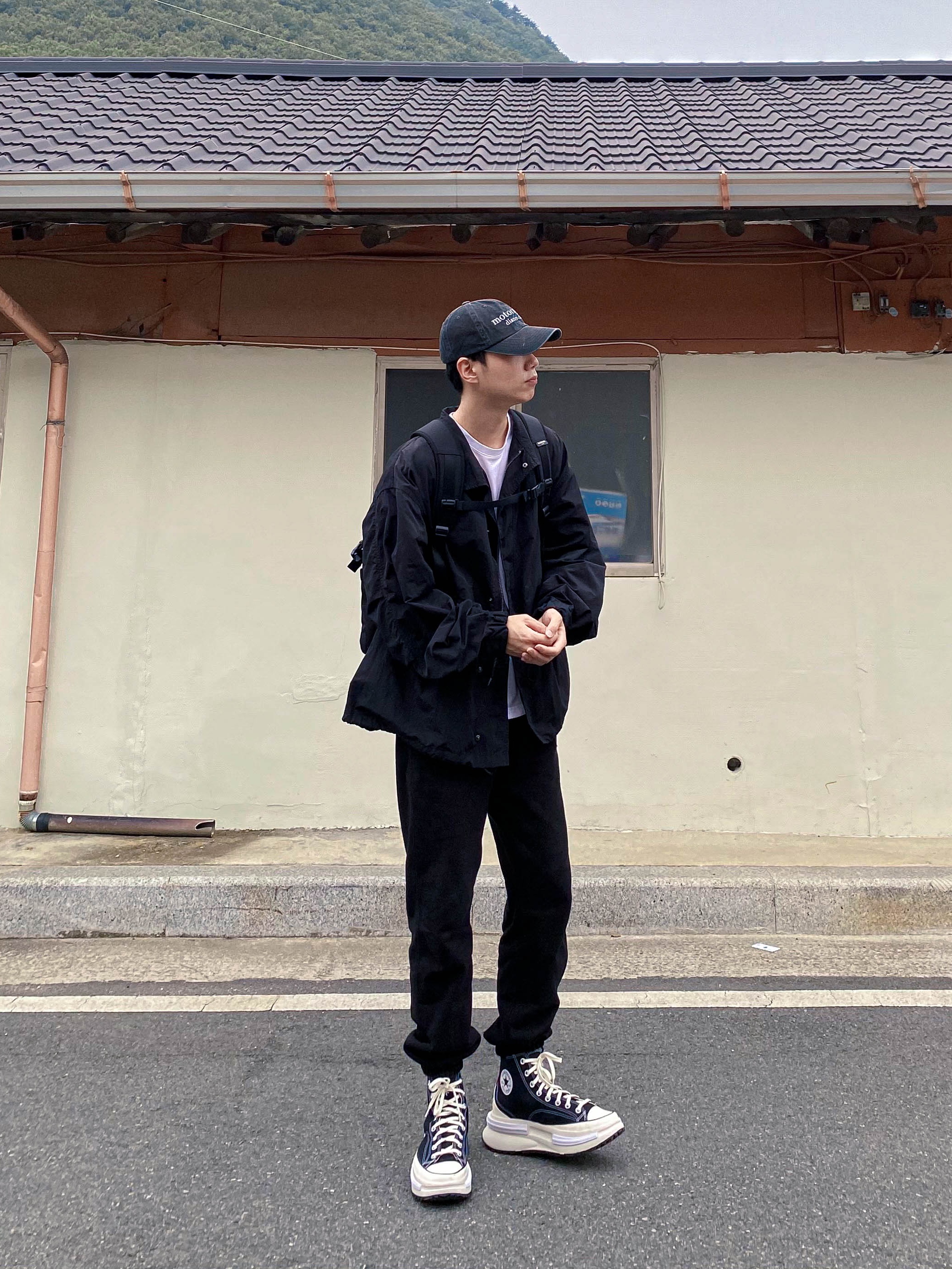 Converse Run Star Hike Hi Black White Gum 착용 스타일
