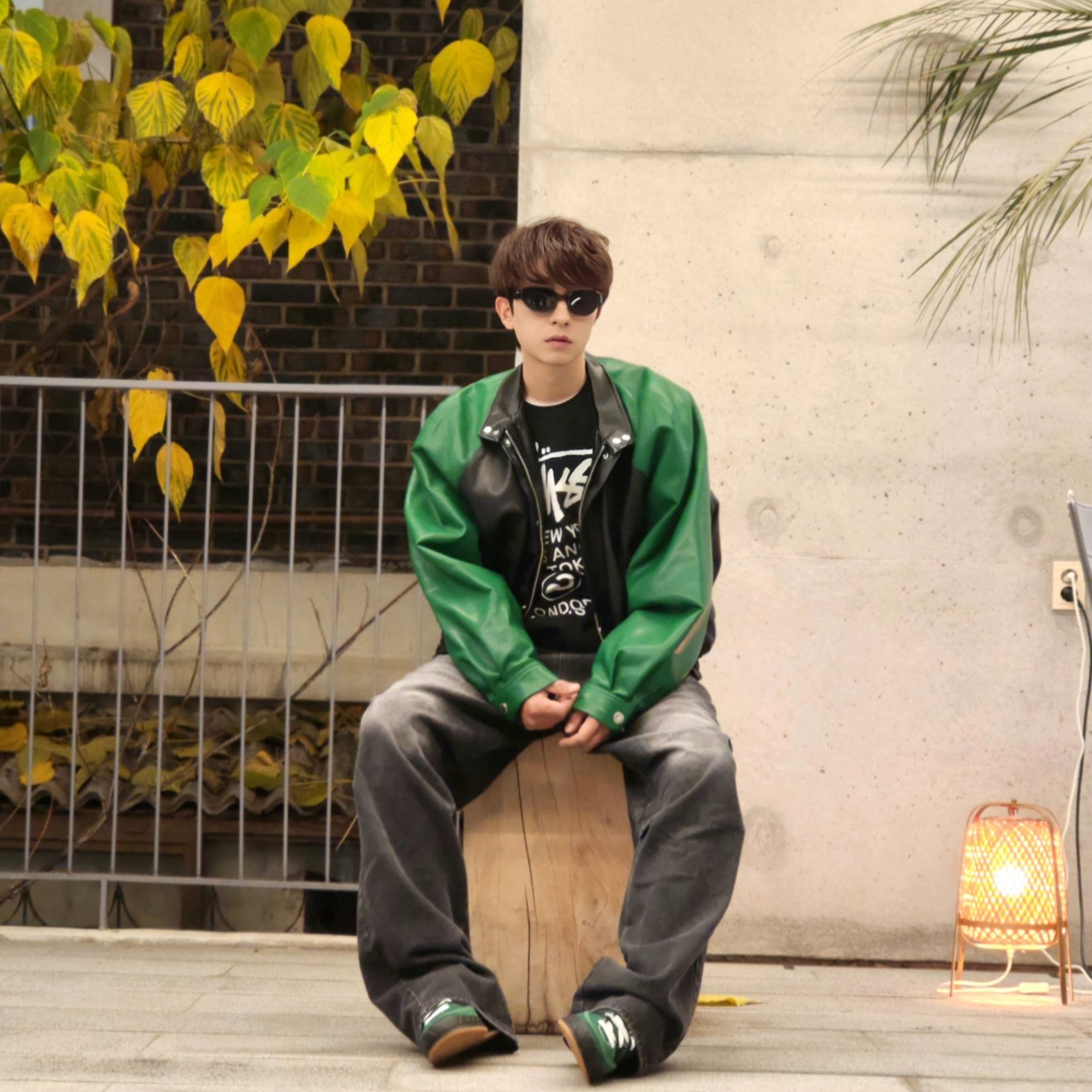 Adidas x YNuK Adimatic Dark Green Core Black, Stussy World Tour Crew Pigment Dyed Black 착용 스타일 - 5