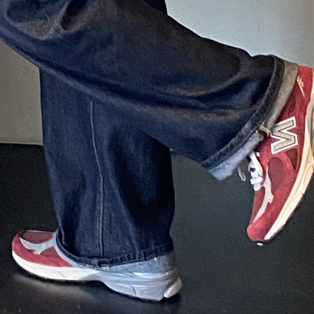 New Balance 990v3 Made in USA Scarlet Marblehead 착용 스타일