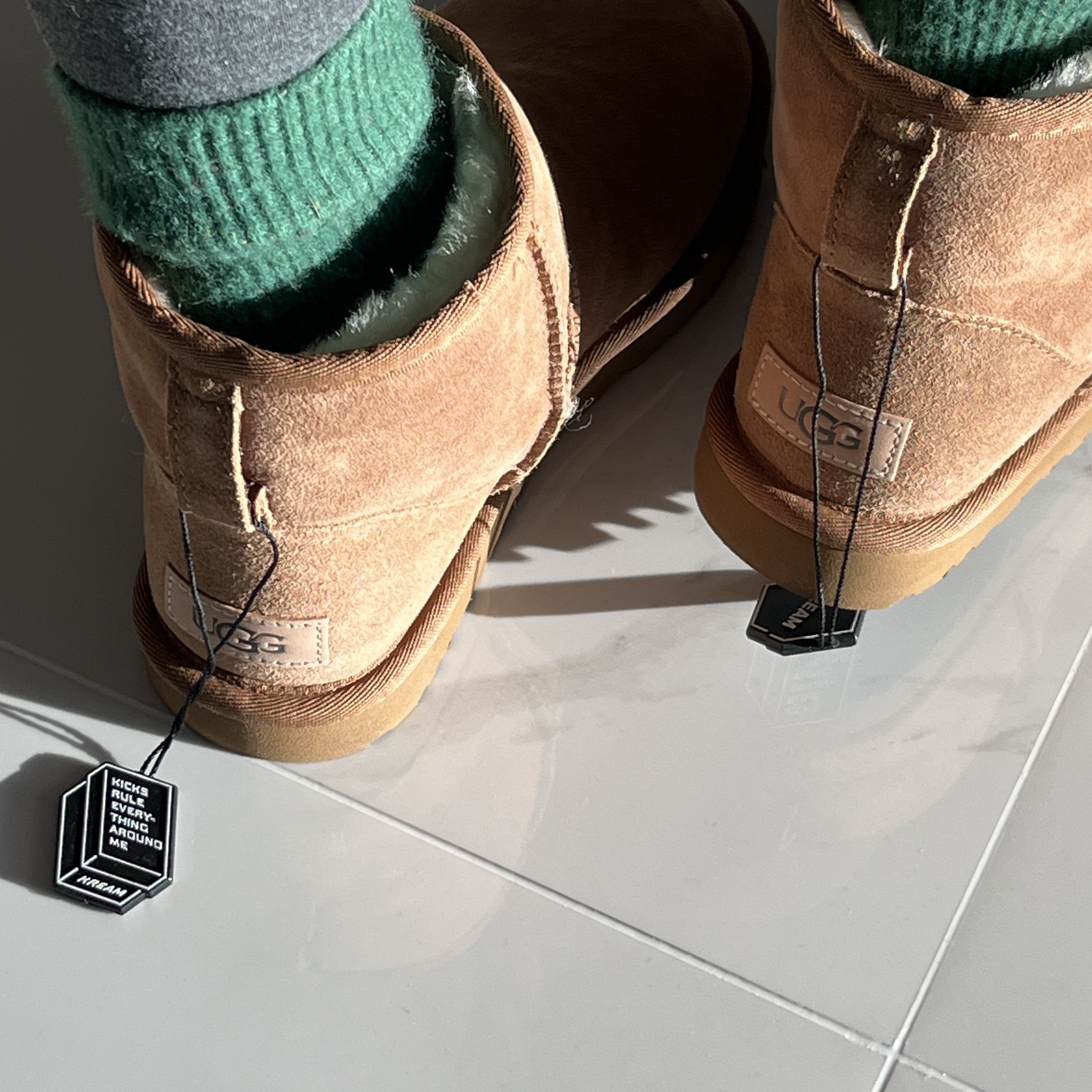 (W) UGG Classic Mini II Boots Chestnut 착용 스타일 - 1