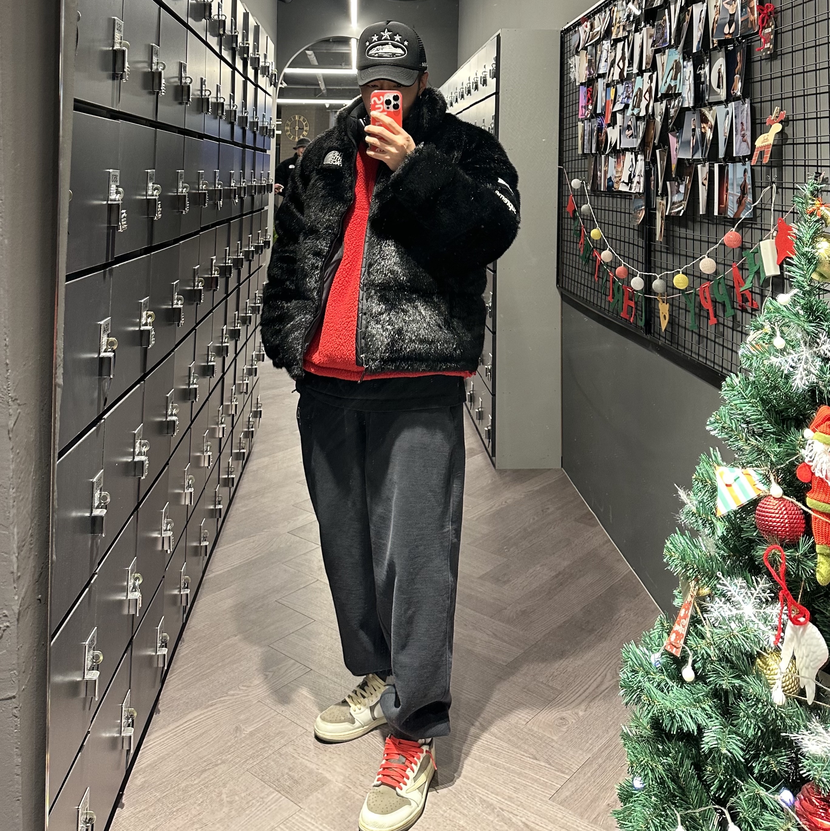 Supreme x The North Face Faux Fur Nuptse Jacket Black - 20FW 착용 스타일
